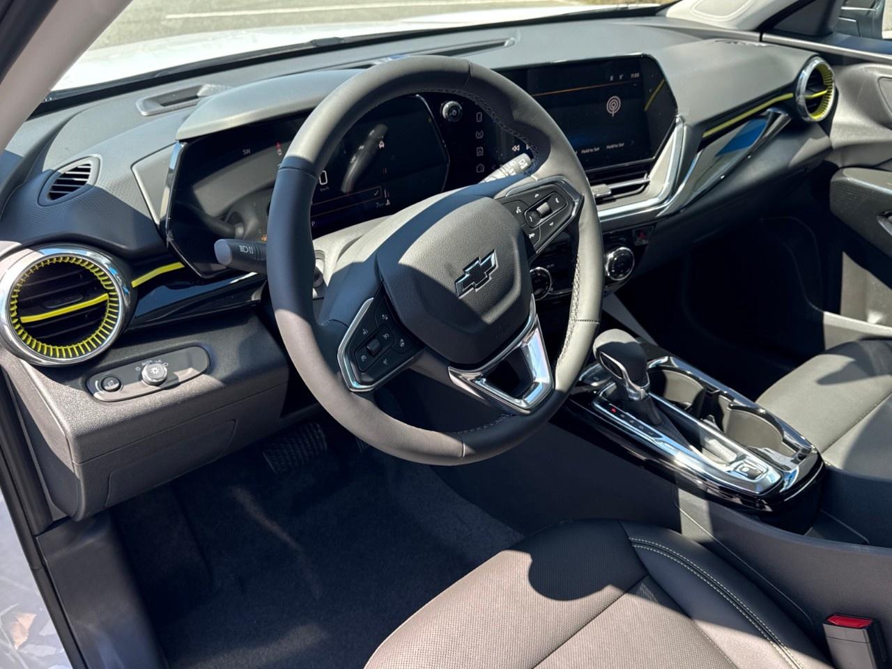 2025 Chevrolet Trax FWD 4dr ACTIV Photo