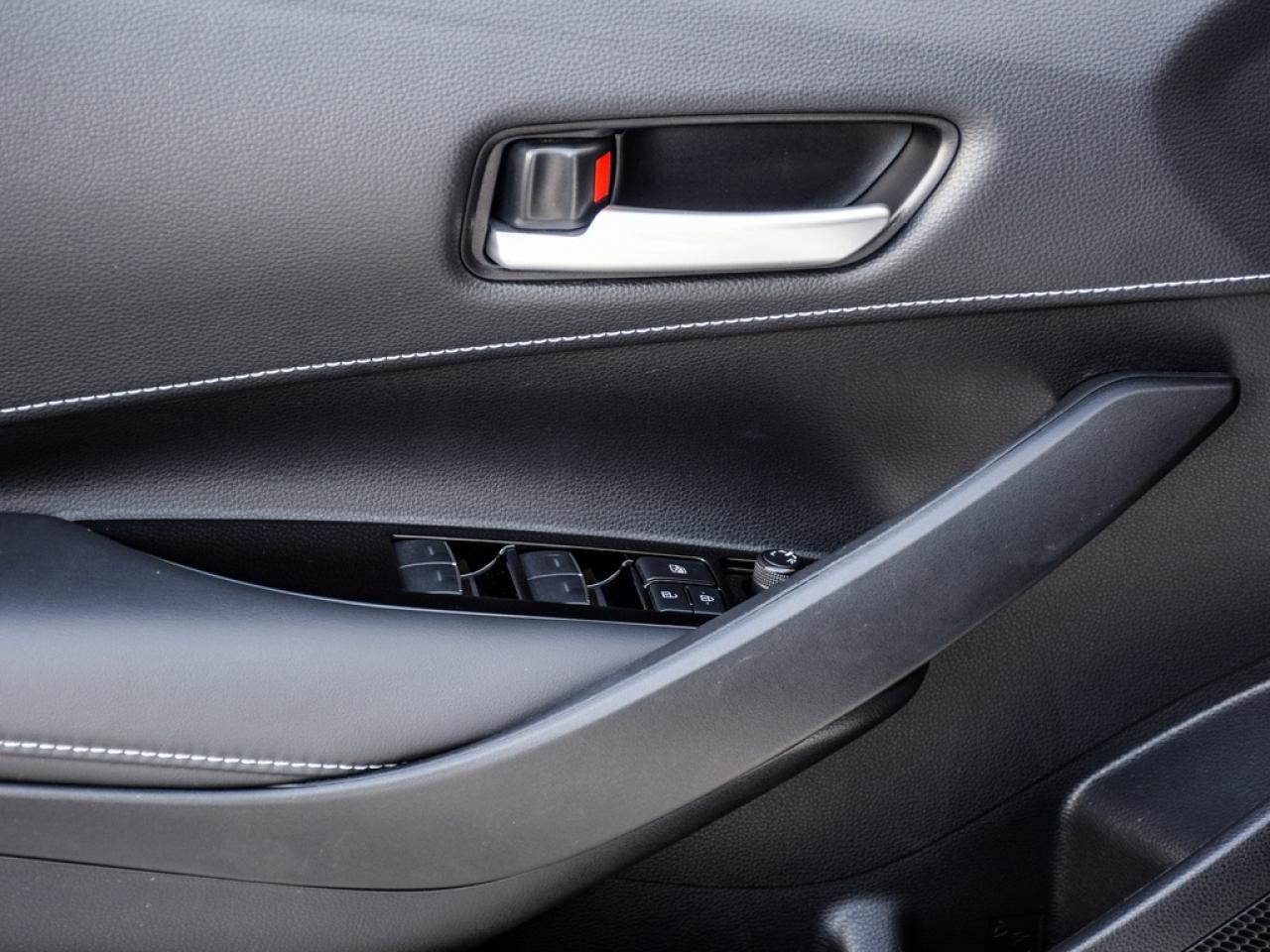 2022 Toyota Corolla Hatchback Base 5dr Photo