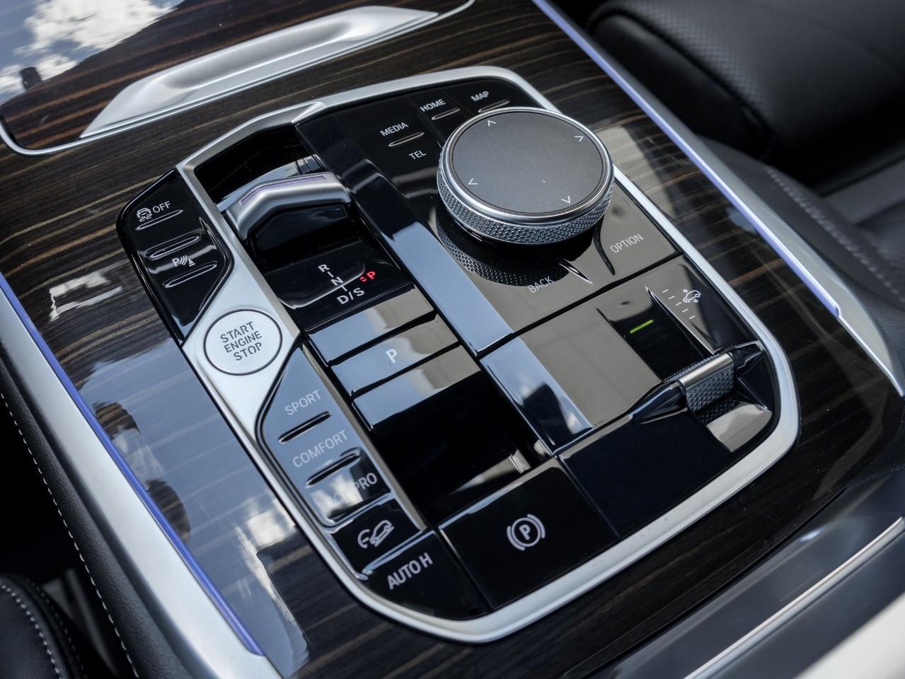 2024 BMW X7 xDrive40i 4dr All-Wheel Drive Sports Activity Vehicle Photo