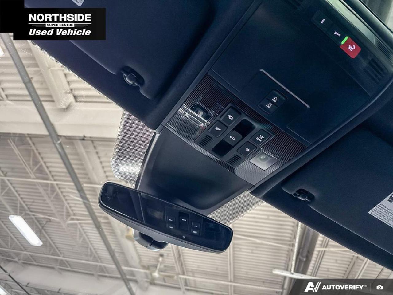 2023 Volkswagen Tiguan Highline R-LINE 4dr All-wheel Drive 4MOTION Photo