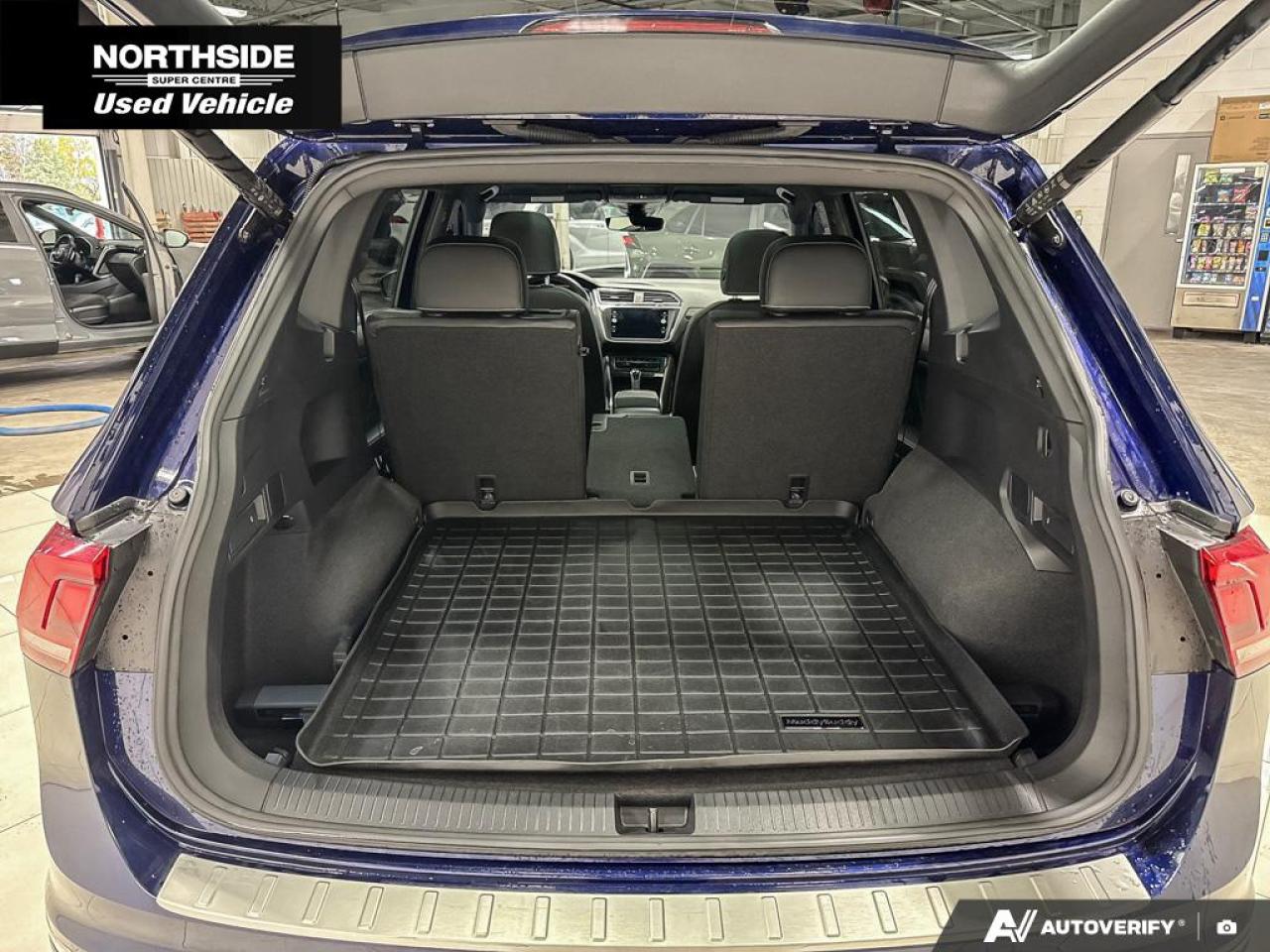 2023 Volkswagen Tiguan Highline R-LINE 4dr All-wheel Drive 4MOTION Photo