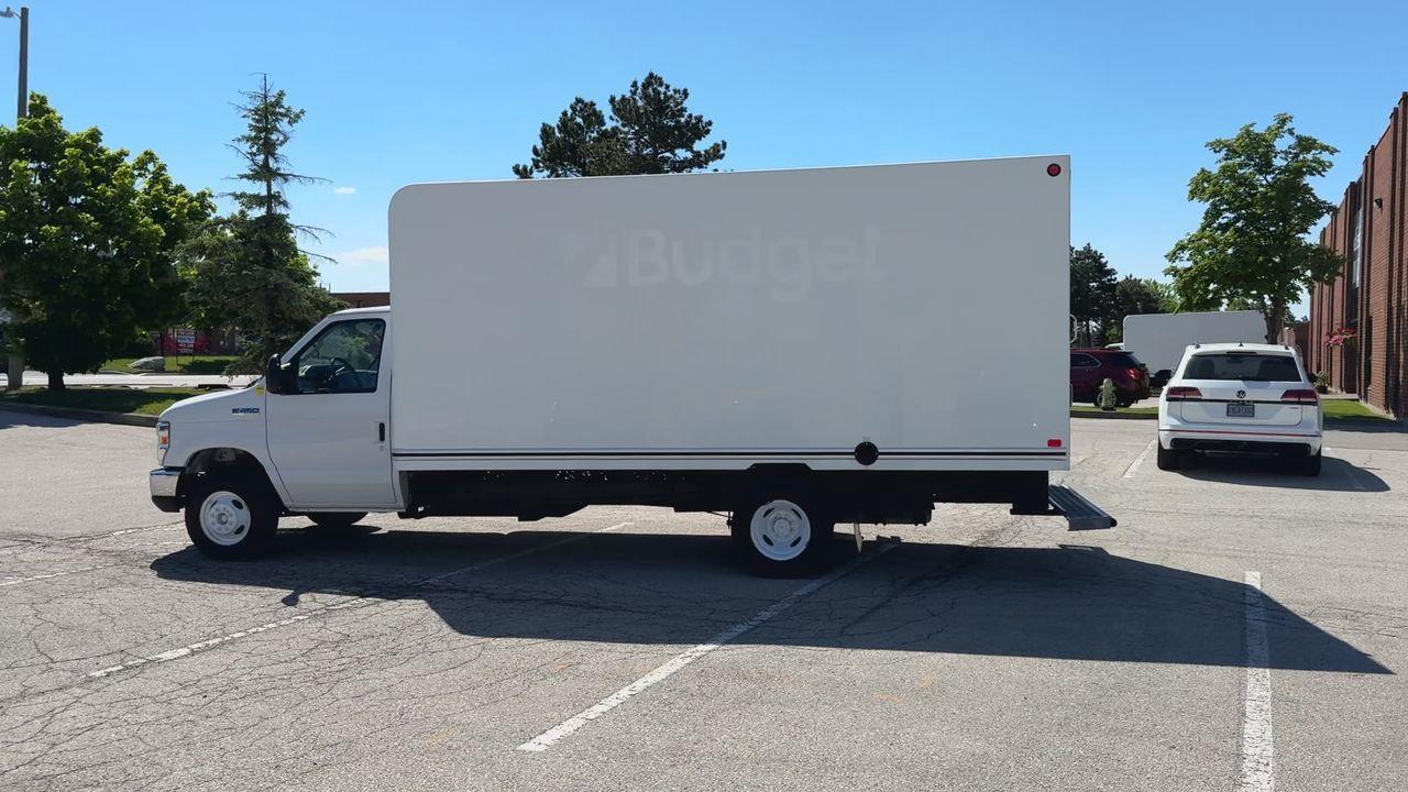 2019 Ford E-450  Photo