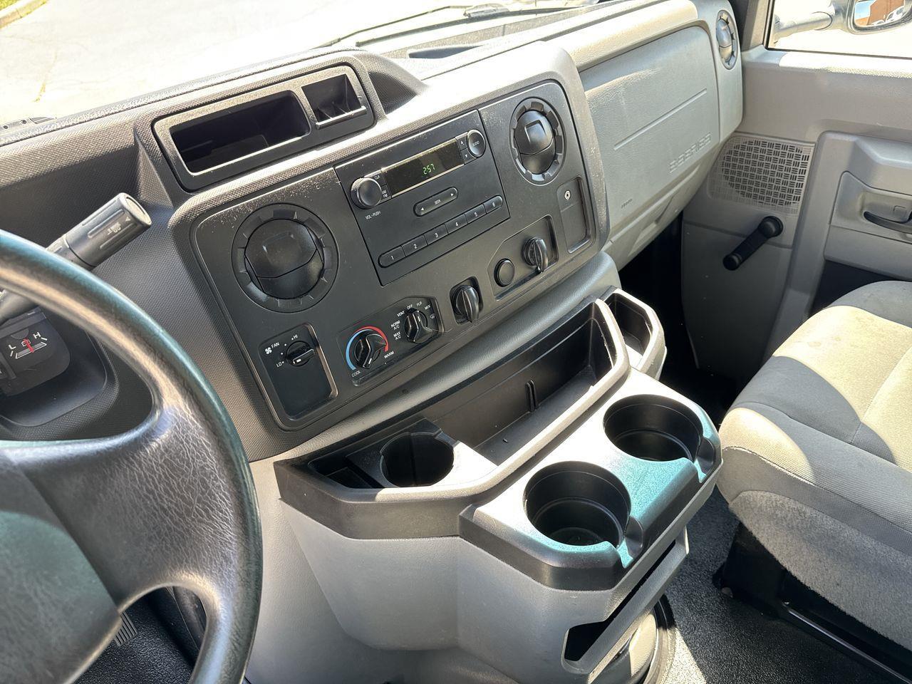 2019 Ford E-450  Photo