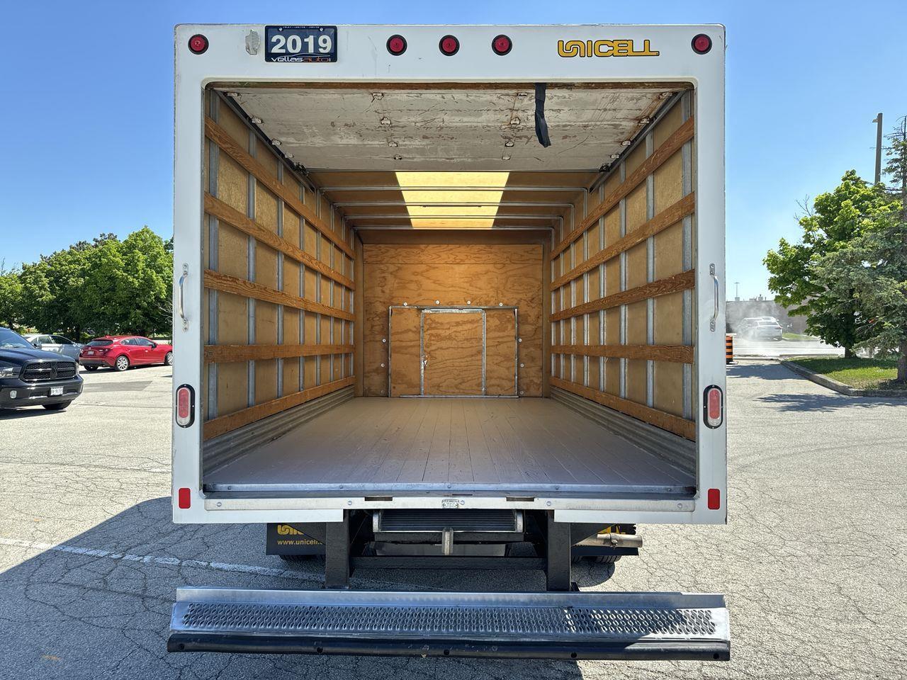 2019 Ford E-450  Photo