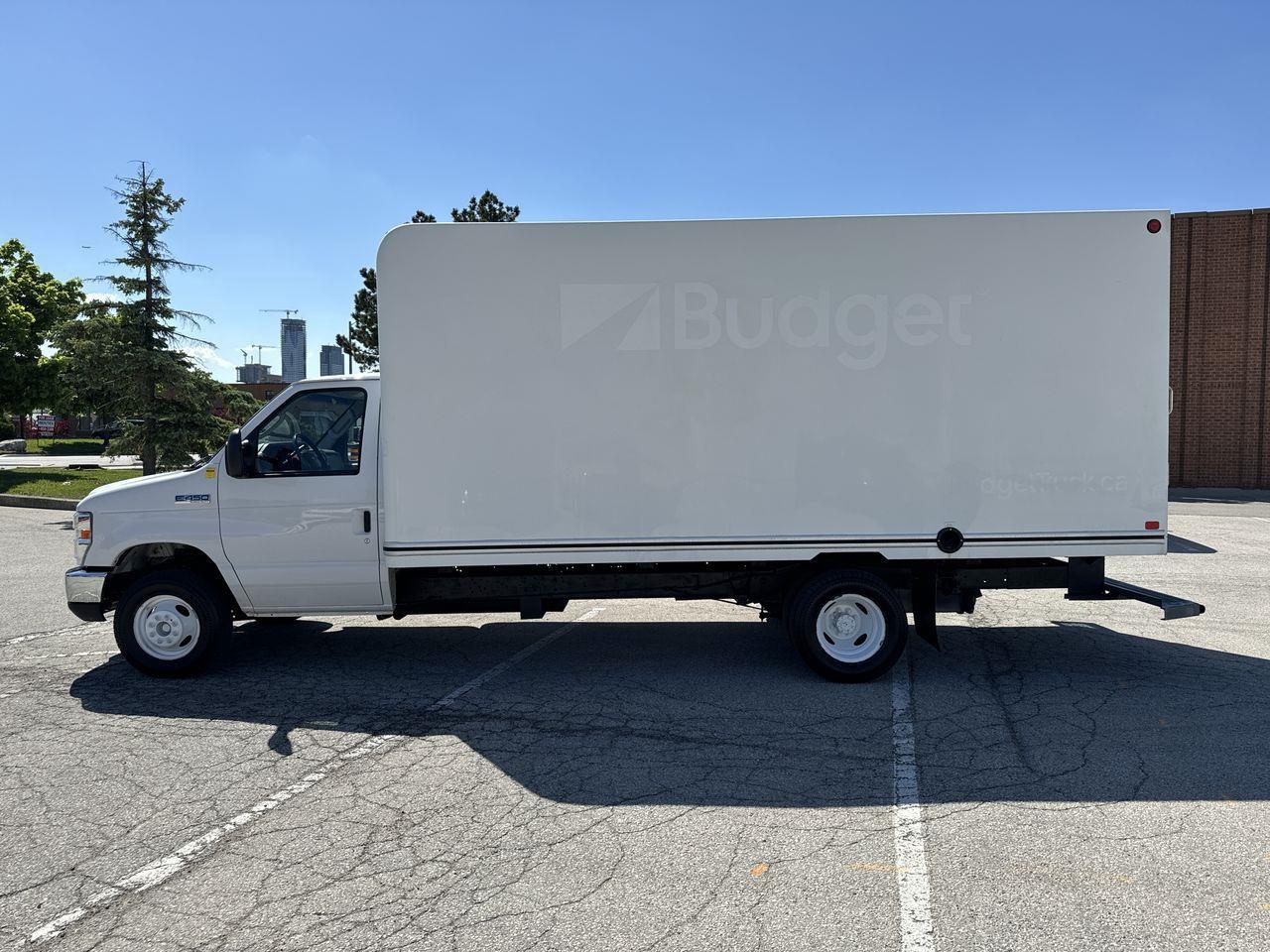 2019 Ford E-450  Photo