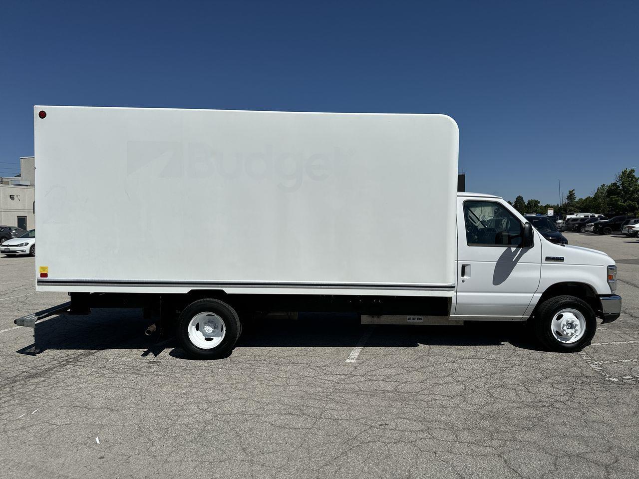 2019 Ford E-450  Photo