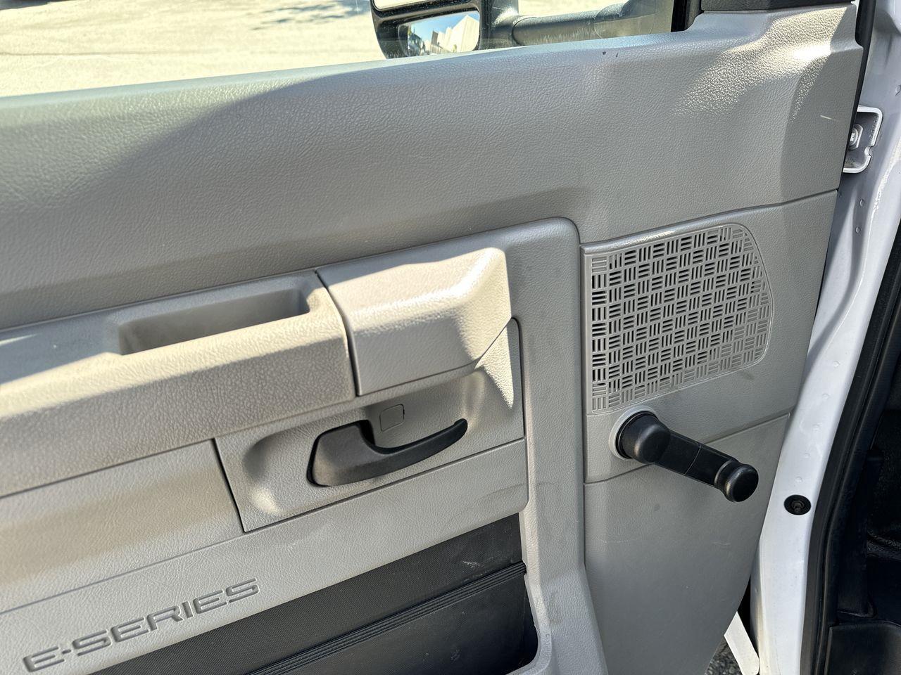 2019 Ford E-450  Photo