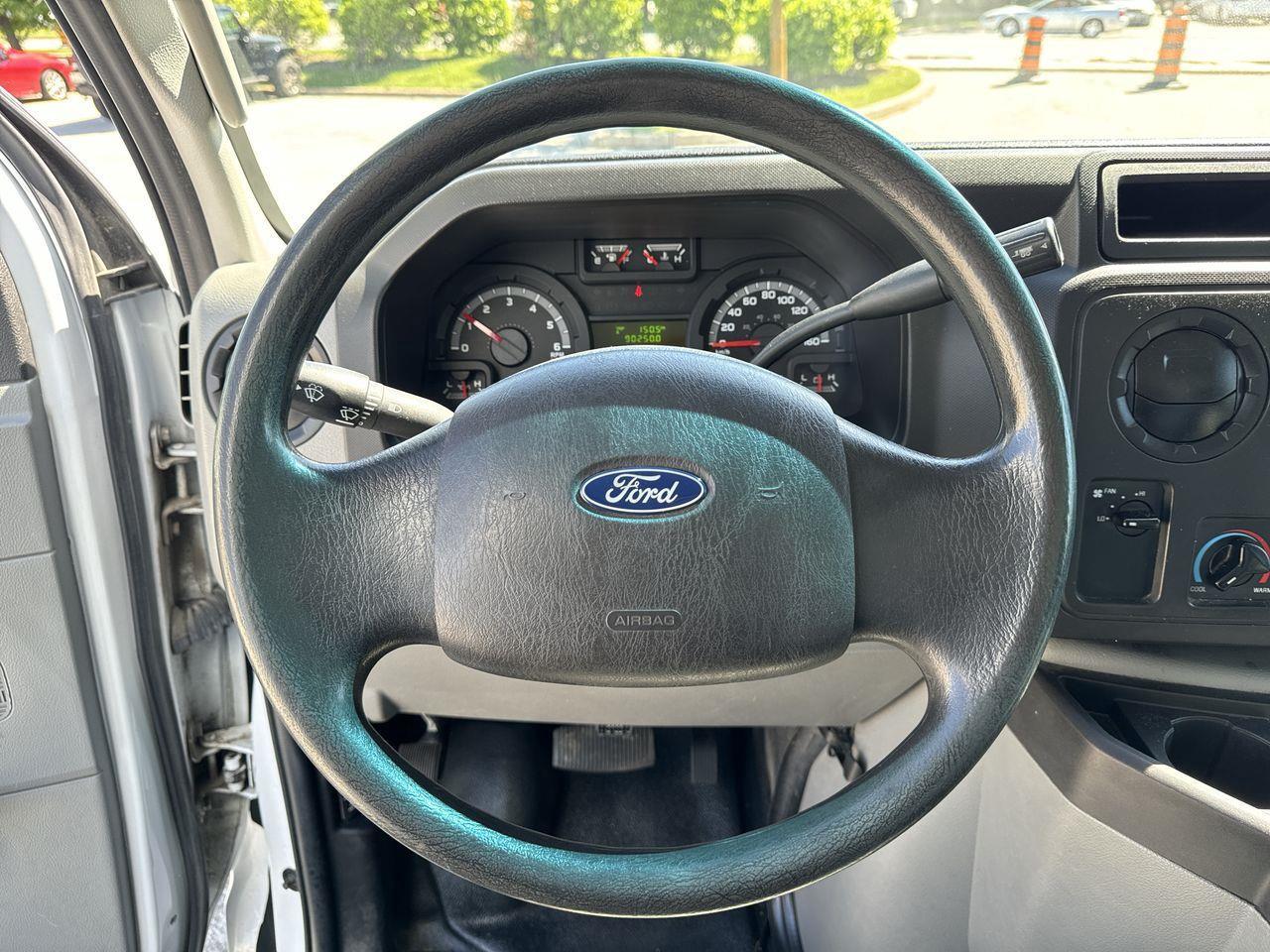 2019 Ford E-450  Photo