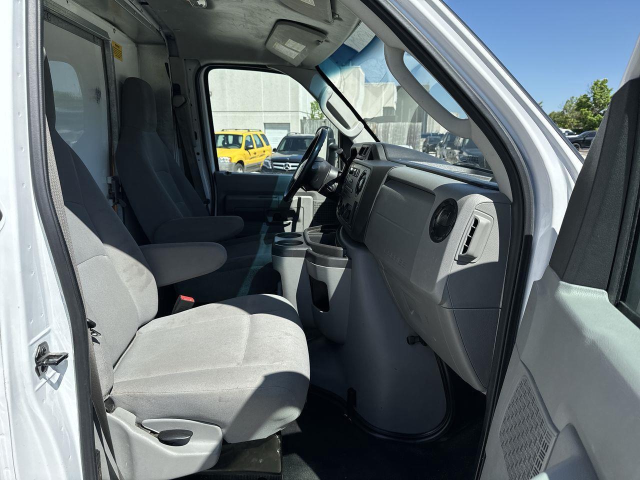 2019 Ford E-450  Photo