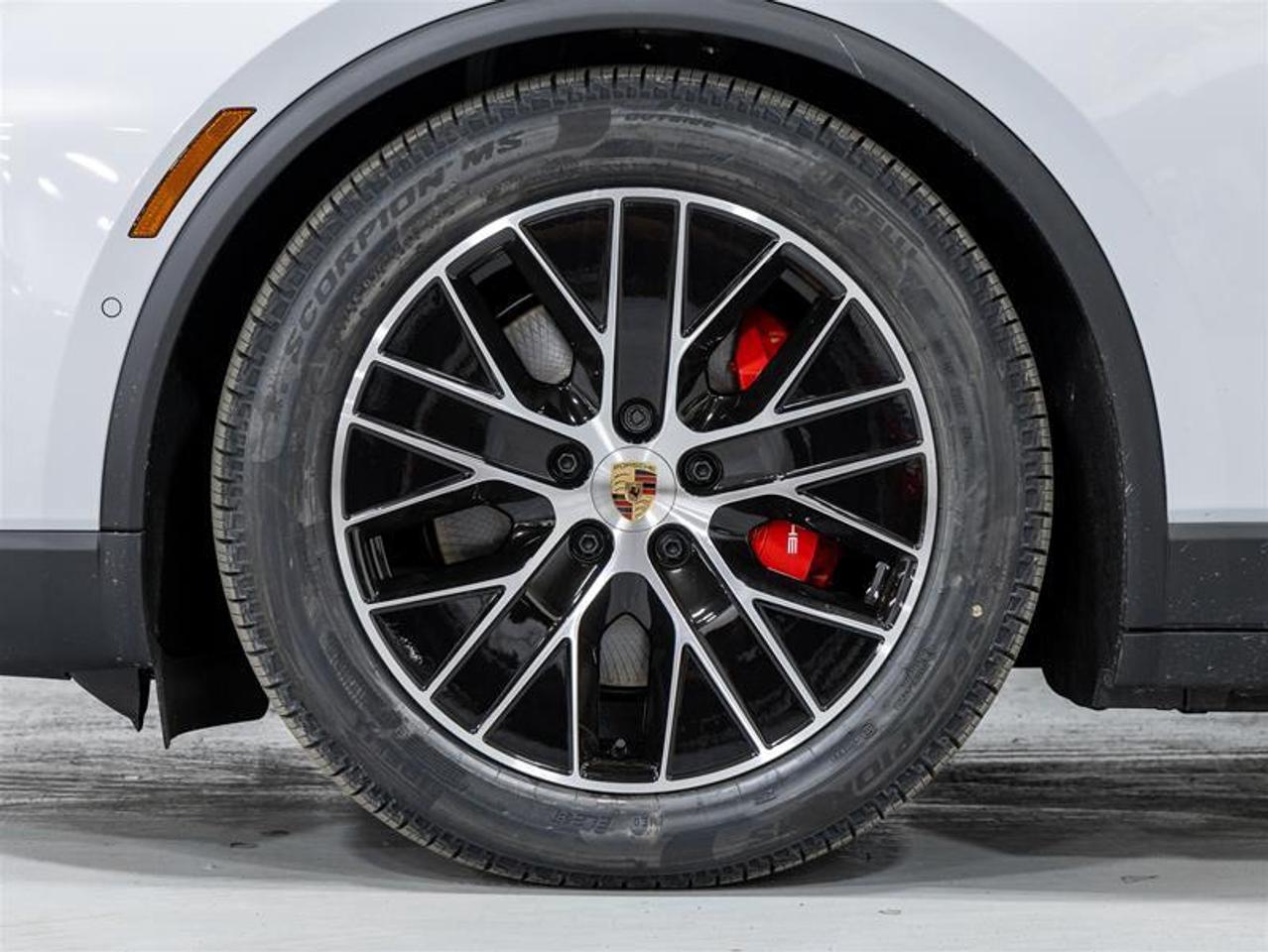 2025 Porsche Macan  Photo