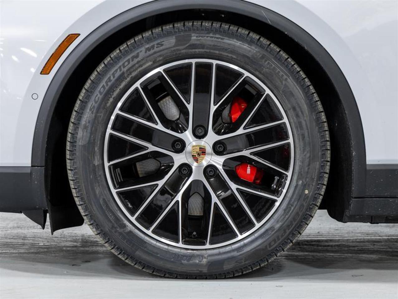 2025 Porsche Macan  Photo