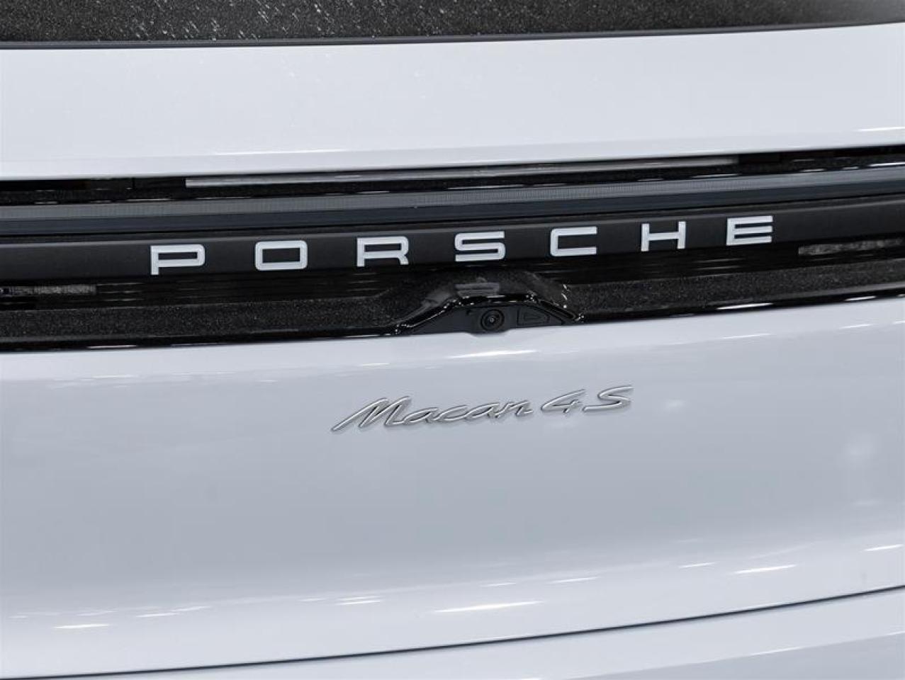 2025 Porsche Macan  Photo