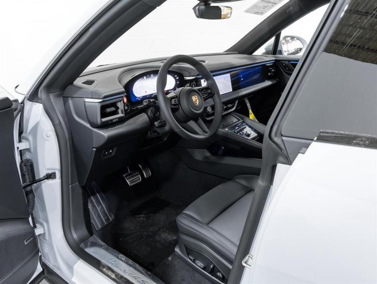 2025 Porsche Macan  Photo