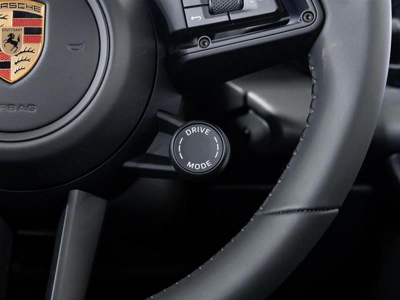 2025 Porsche Macan  Photo