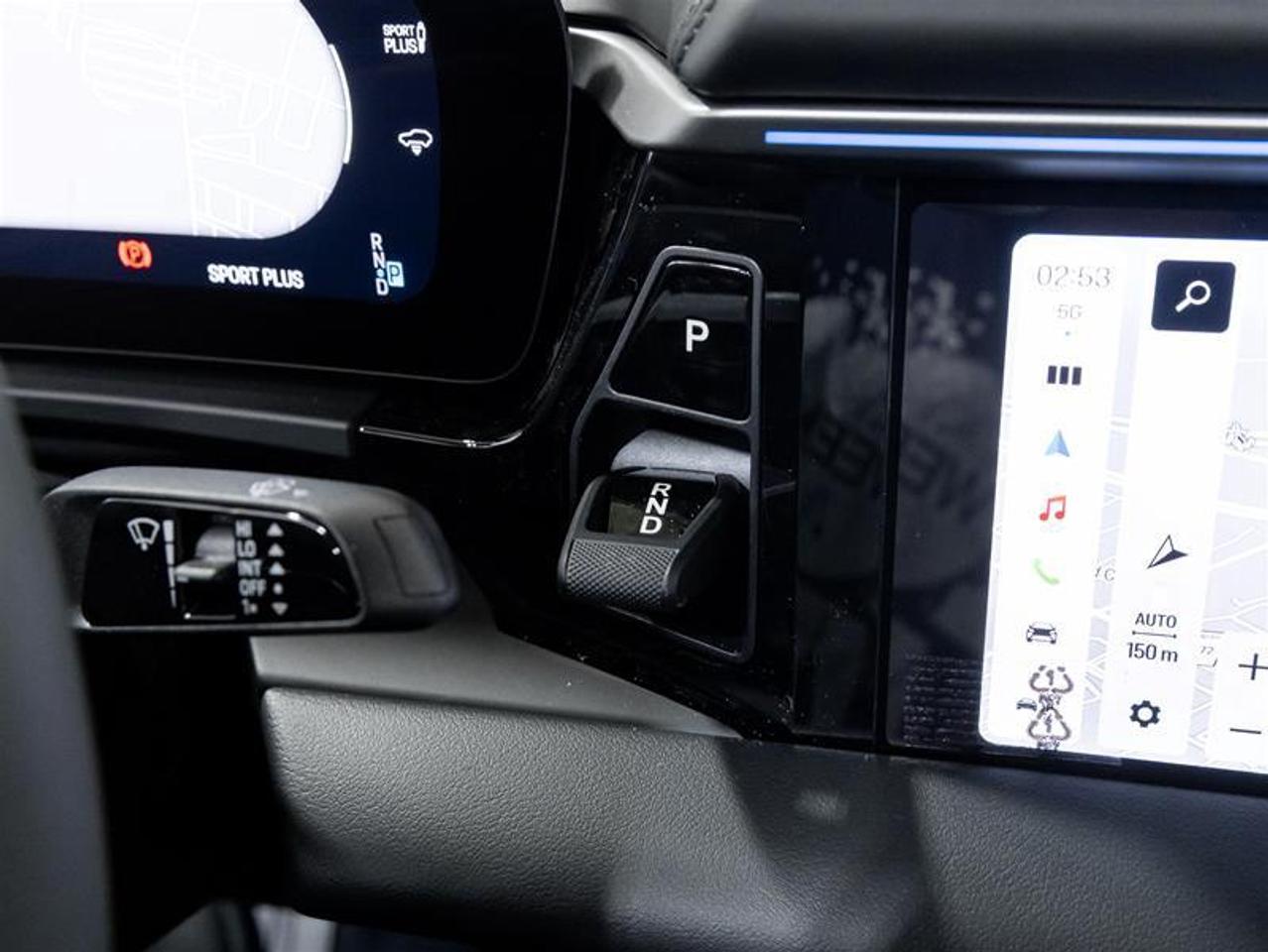 2025 Porsche Macan  Photo