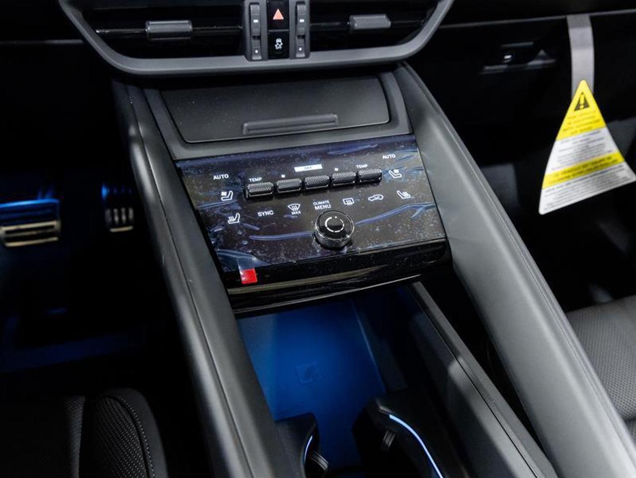 2025 Porsche Macan  Photo