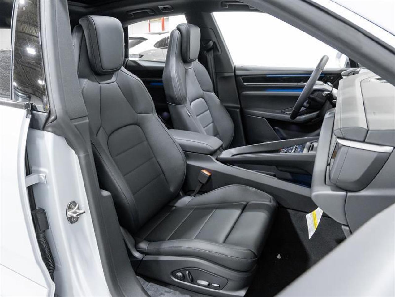 2025 Porsche Macan  Photo