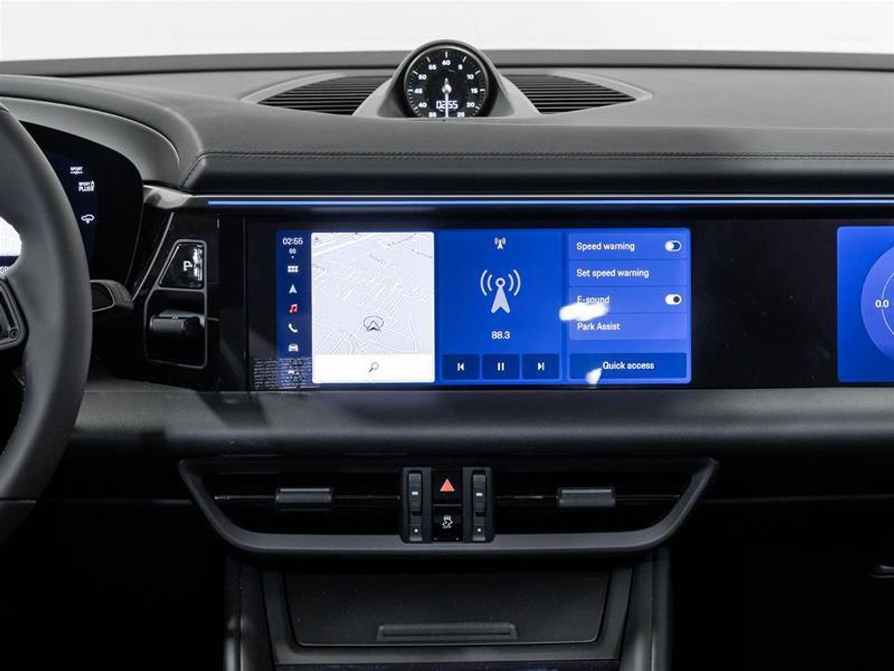 2025 Porsche Macan  Photo