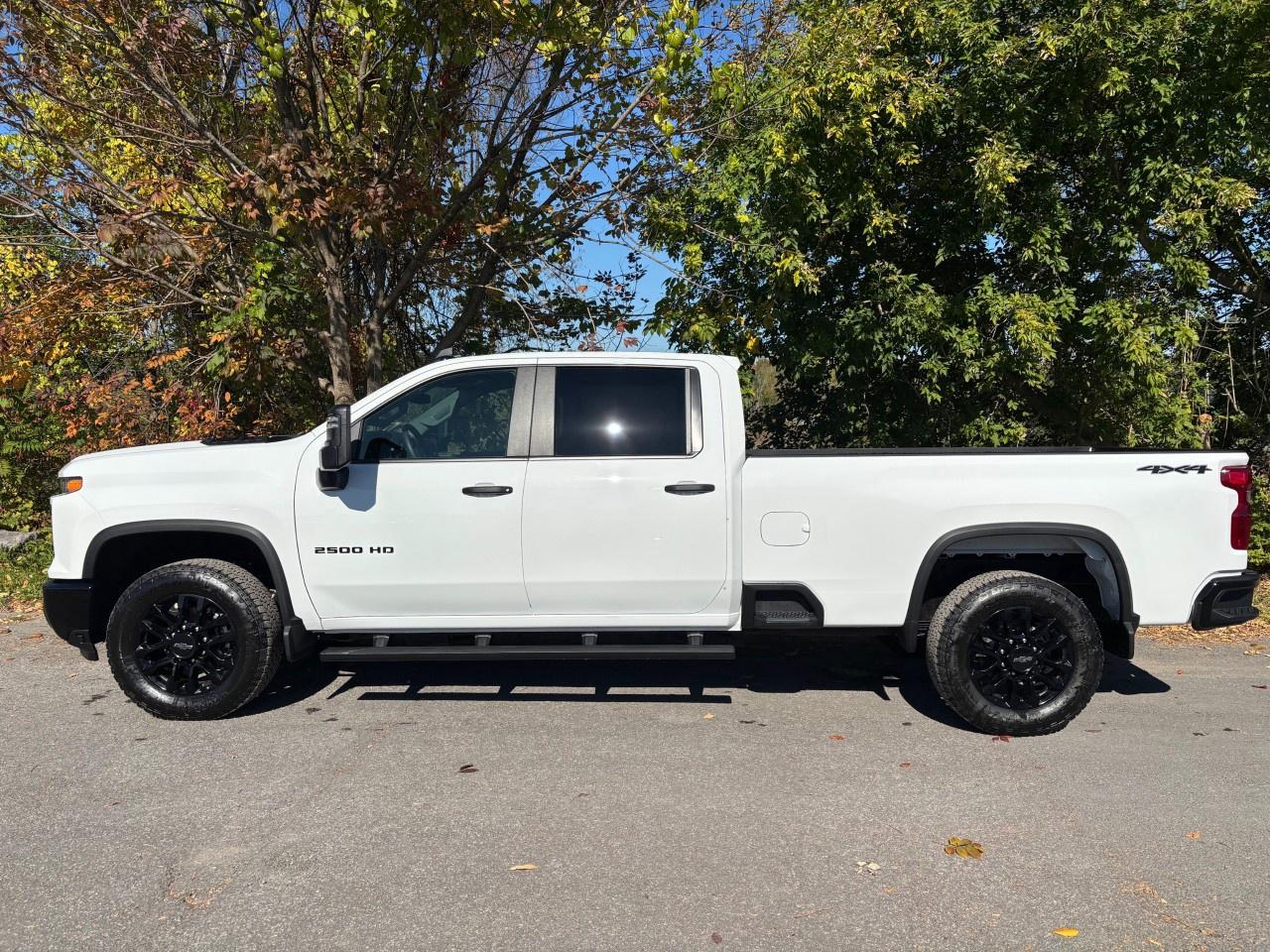 2026 Chevrolet SILVERADO 2500HD 4WD Crew Cab Long Box Custom Photo