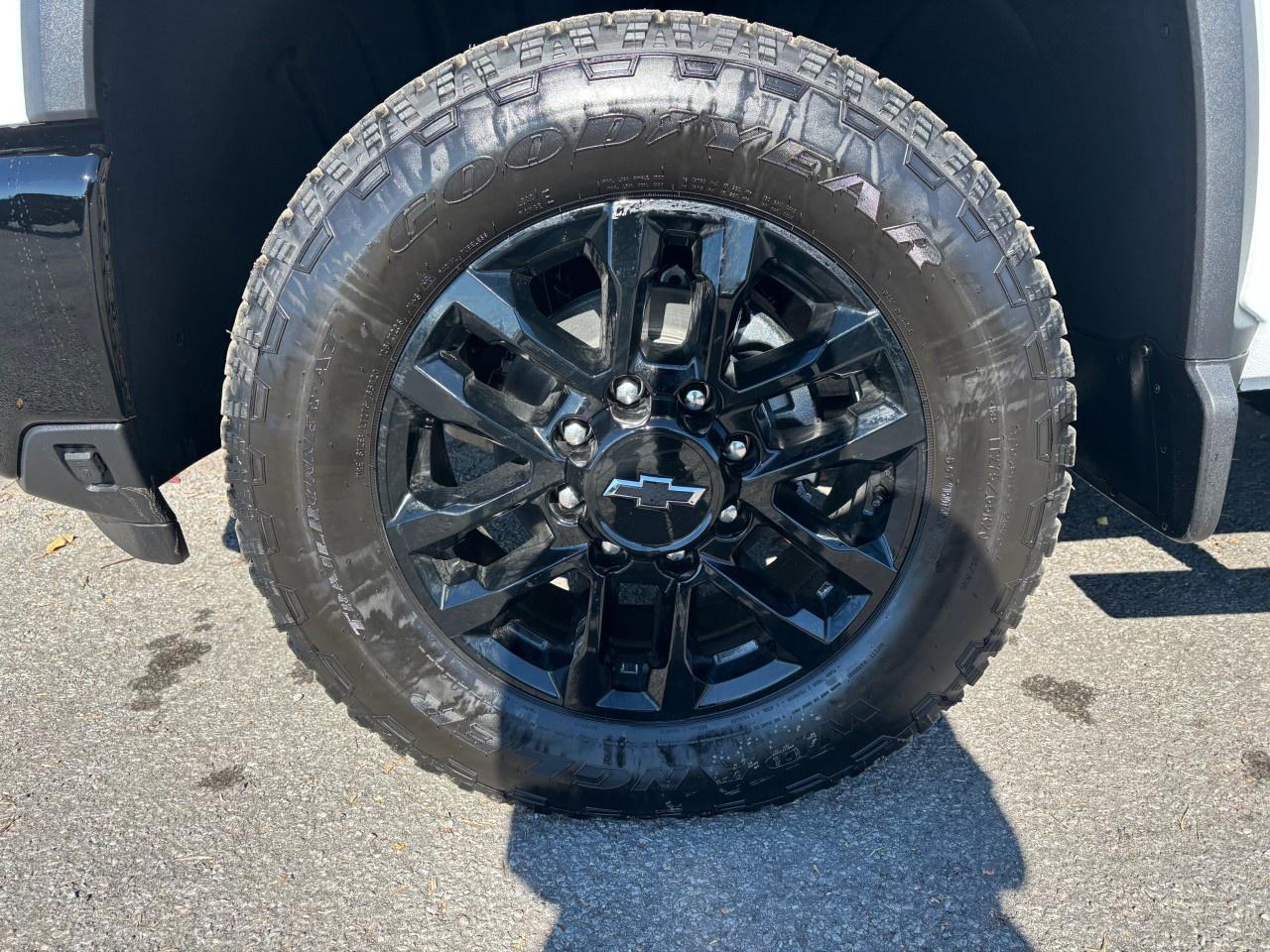 2026 Chevrolet SILVERADO 2500HD 4WD Crew Cab Long Box Custom Photo