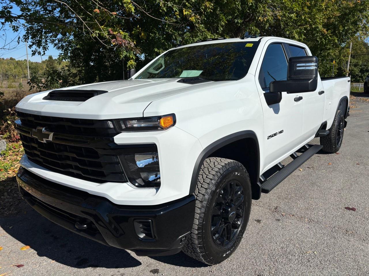 2026 Chevrolet SILVERADO 2500HD 4WD Crew Cab Long Box Custom Photo