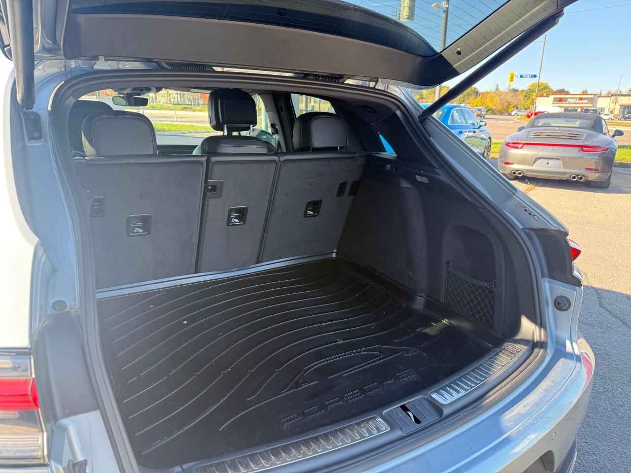 2020 Porsche Macan Base 4dr All-Wheel Drive Photo