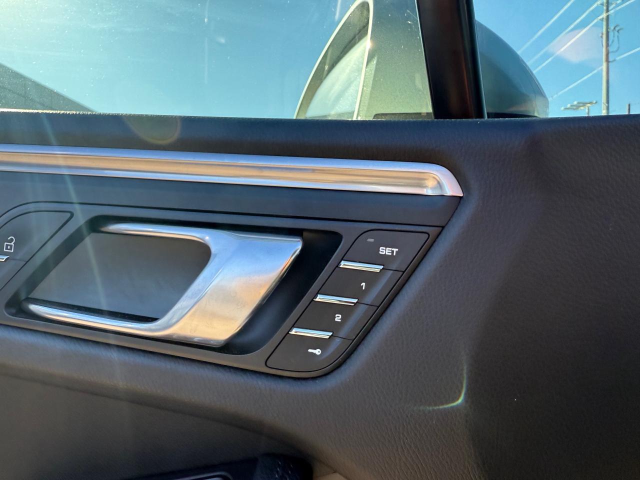 2020 Porsche Macan Base 4dr All-Wheel Drive Photo