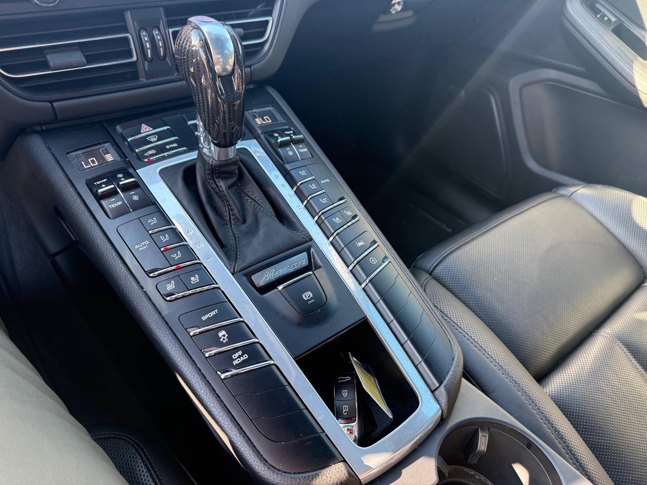 2020 Porsche Macan Base 4dr All-Wheel Drive Photo