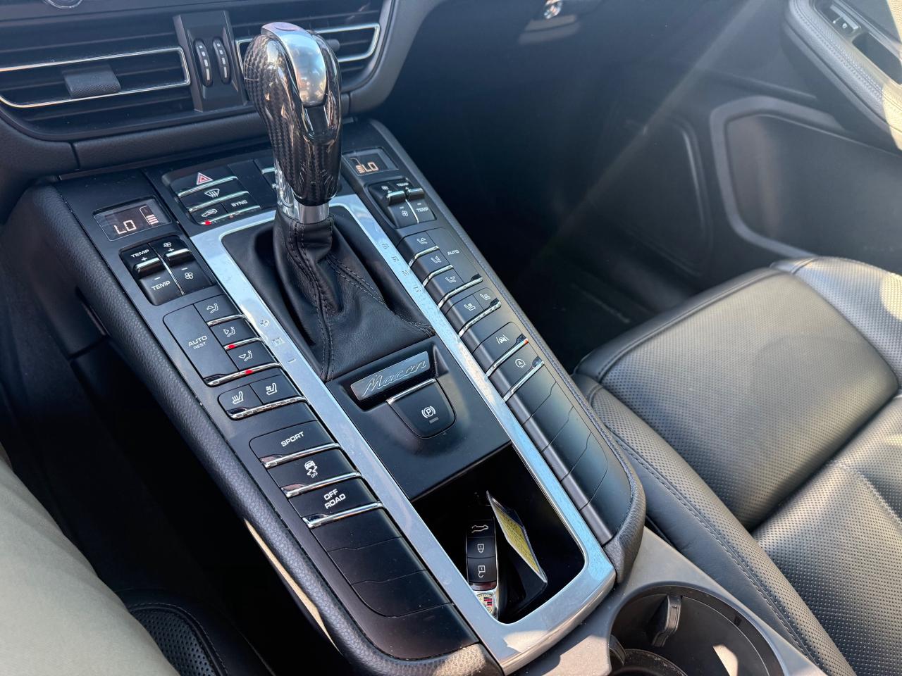 2020 Porsche Macan Base 4dr All-Wheel Drive Photo