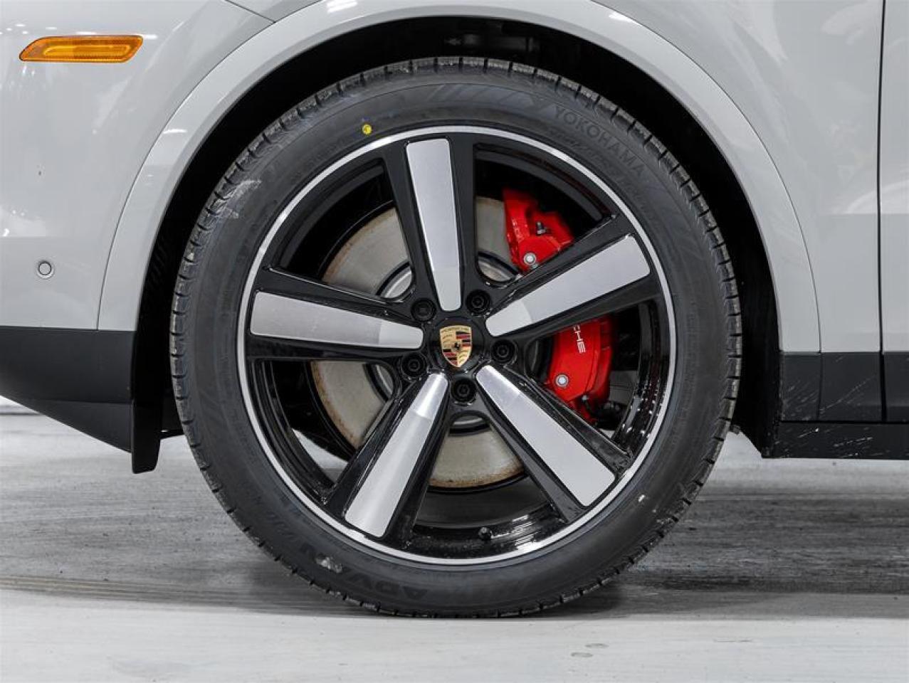 2025 Porsche Cayenne  Photo4