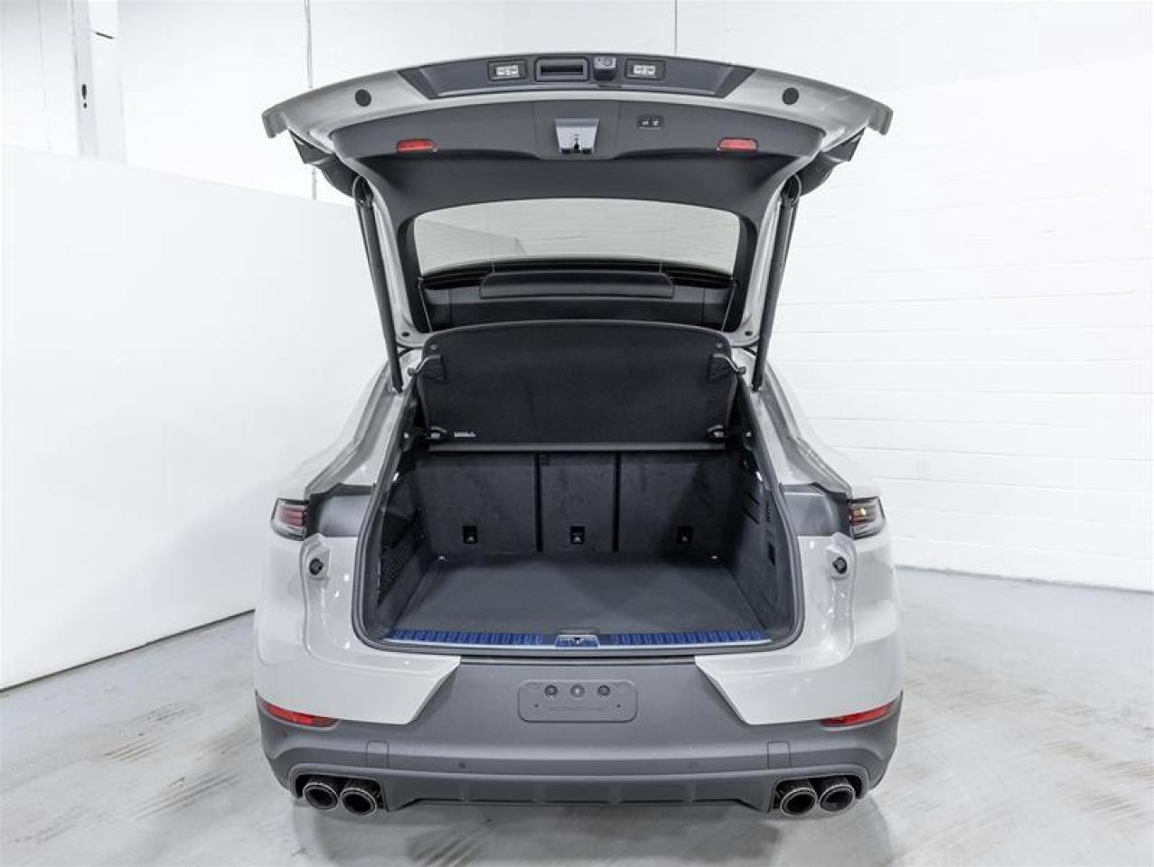 2025 Porsche Cayenne  Photo