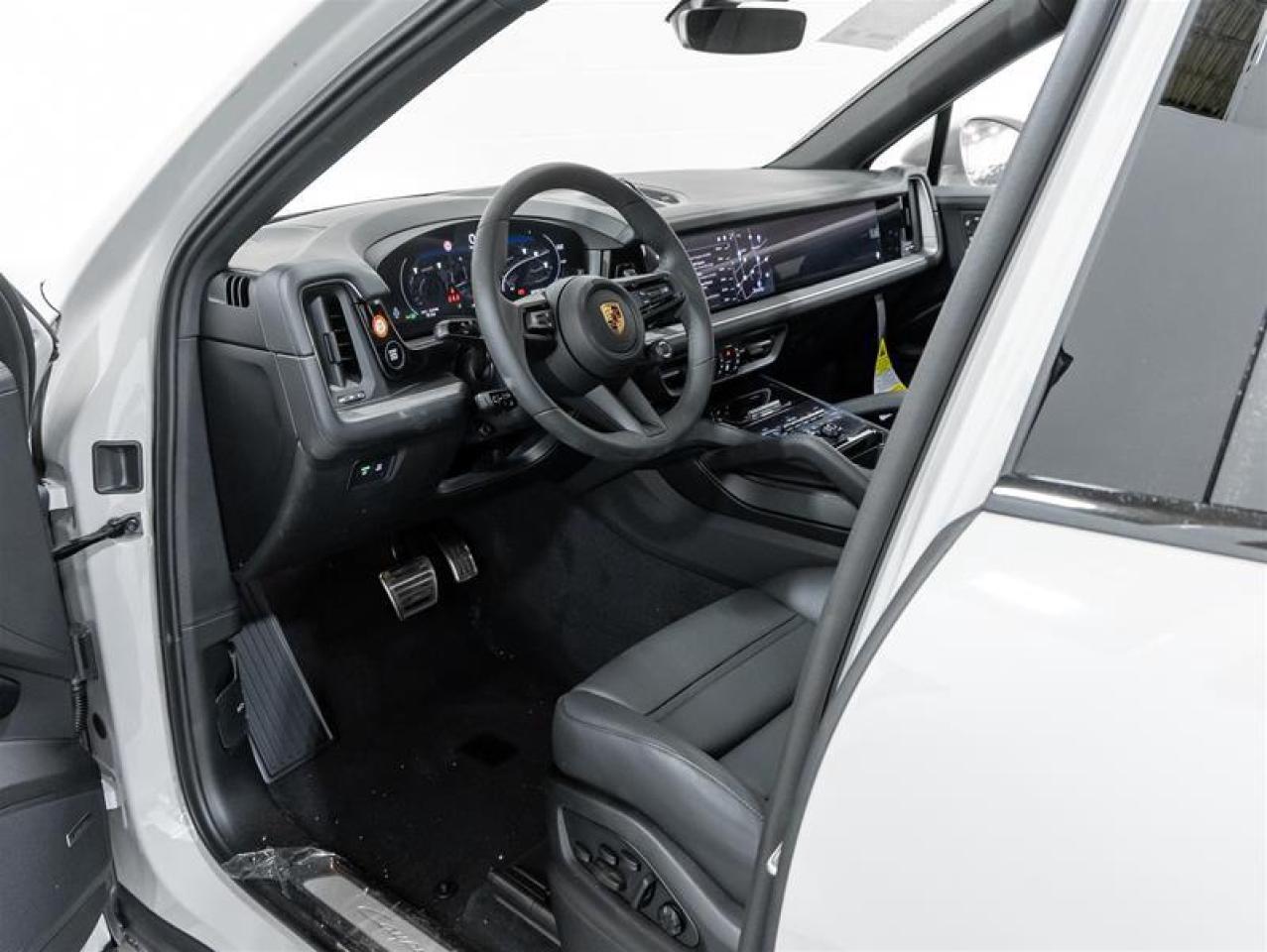 2025 Porsche Cayenne  Photo