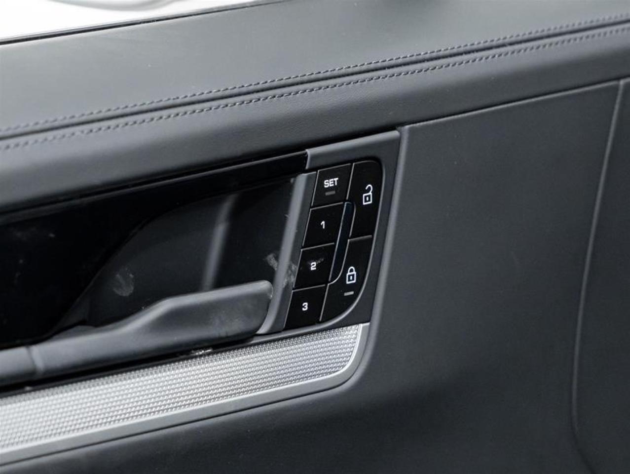 2025 Porsche Cayenne  Photo