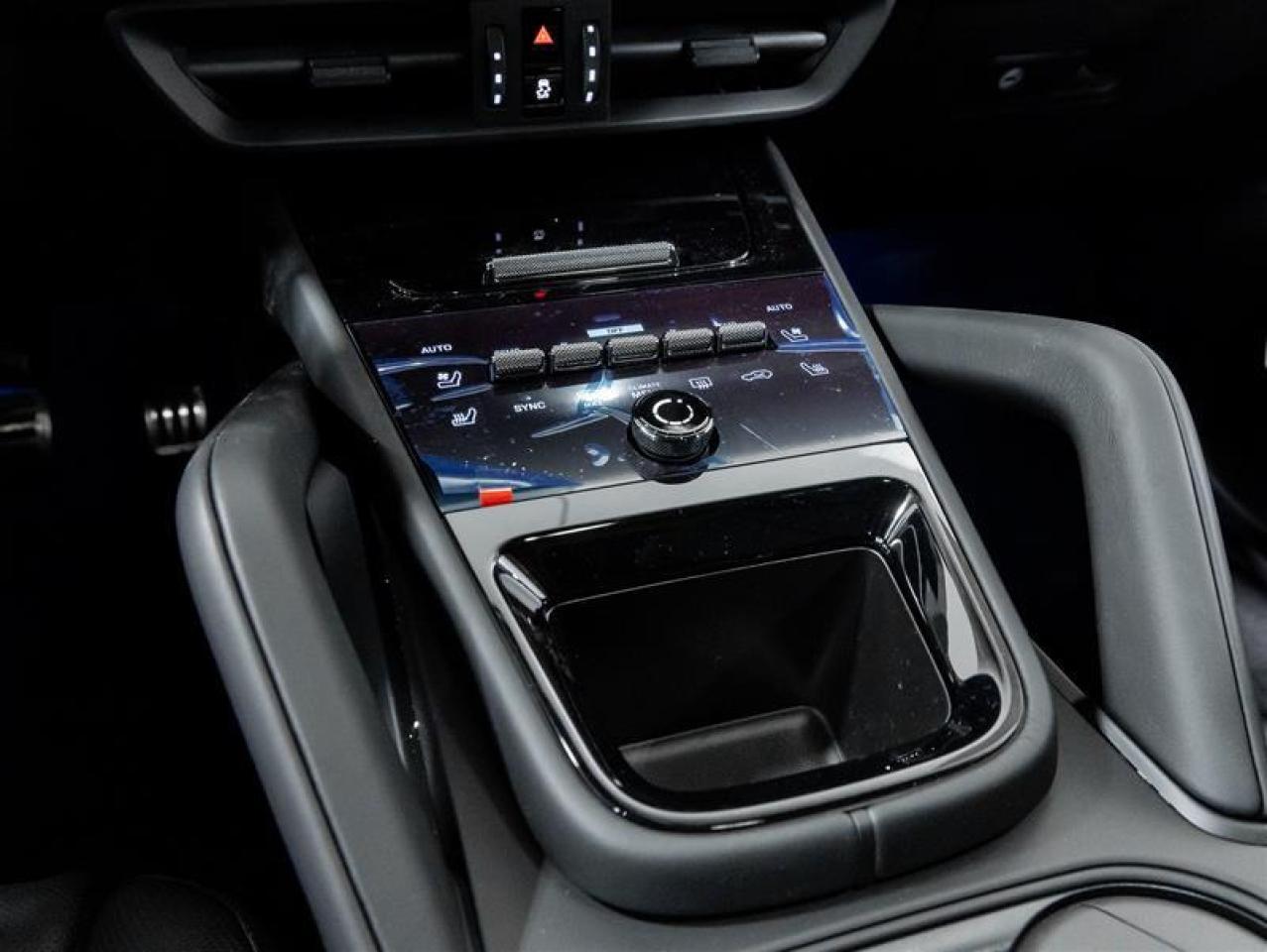 2025 Porsche Cayenne  Photo