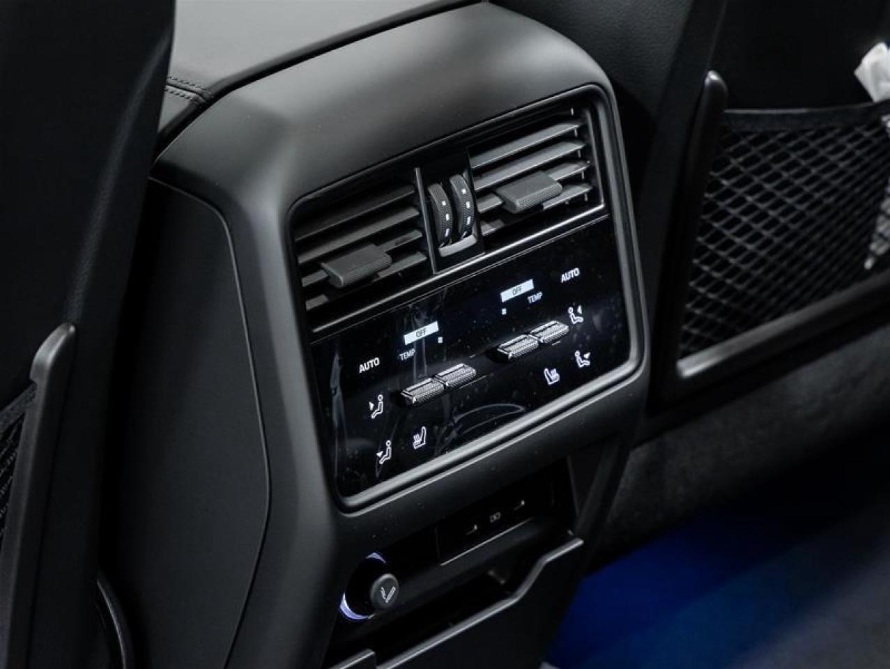 2025 Porsche Cayenne  Photo