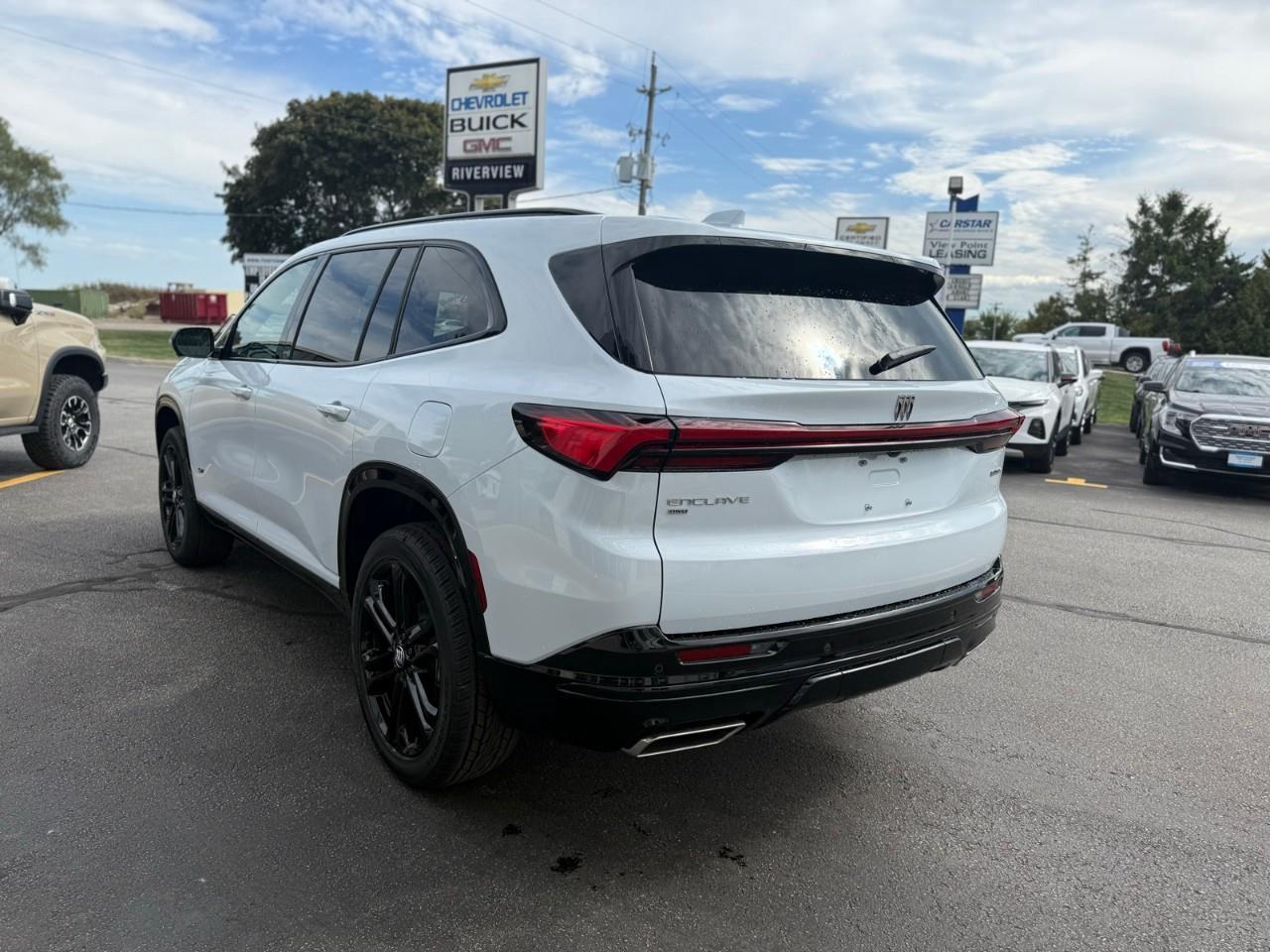 2026 Buick Enclave Sport Touring 4dr All-Wheel Drive Photo4