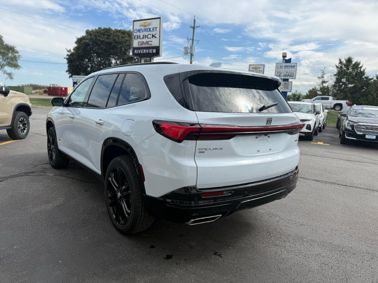 2026 Buick Enclave Sport Touring 4dr All-Wheel Drive Photo4