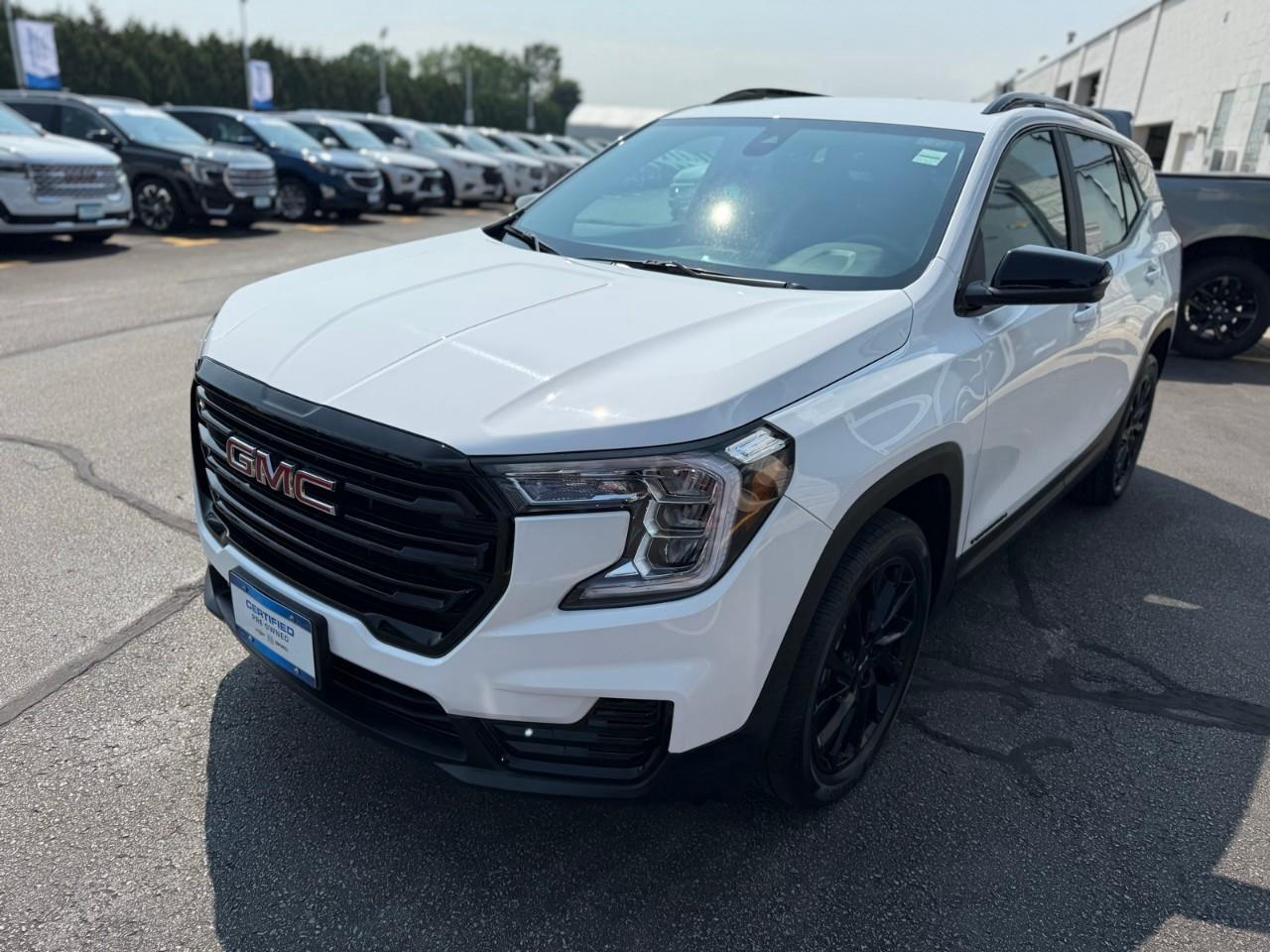 2024 GMC Terrain SLE 4dr All-Wheel Drive Photo4