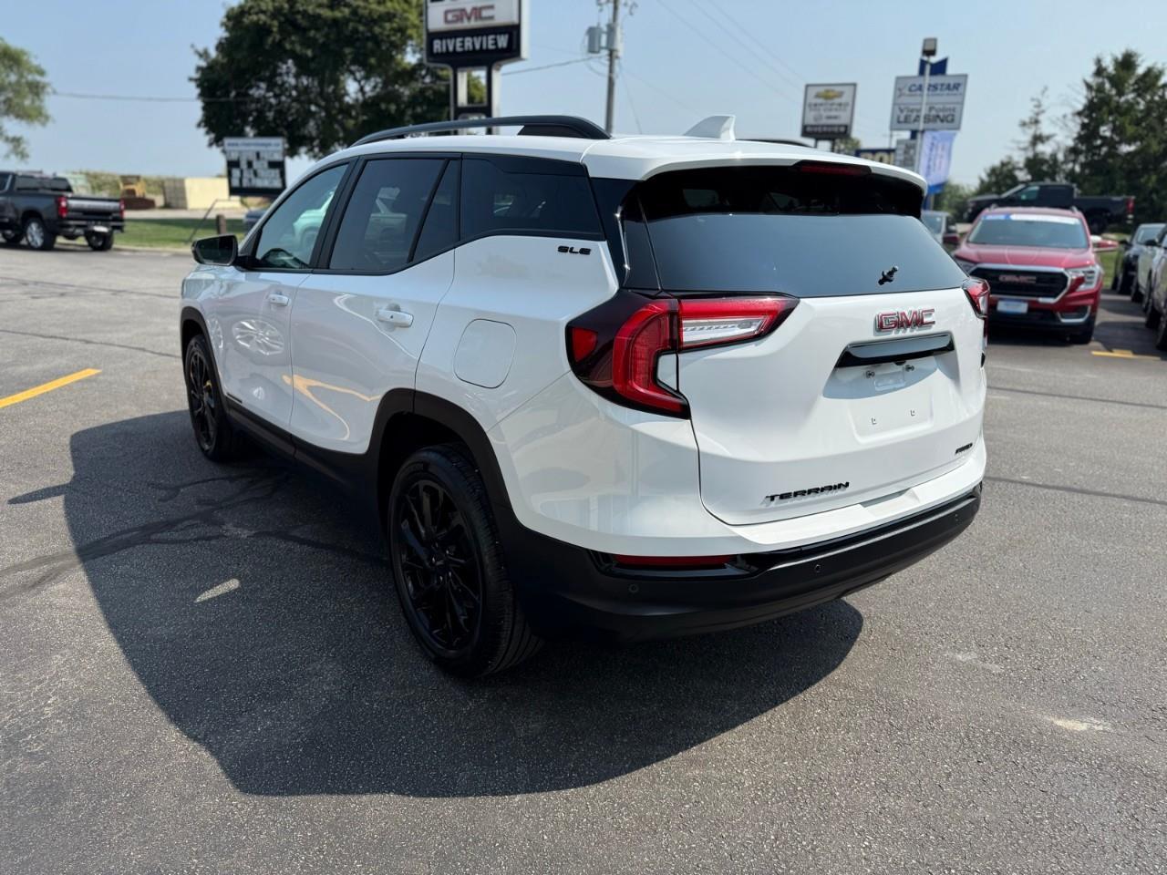 2024 GMC Terrain SLE 4dr All-Wheel Drive Photo