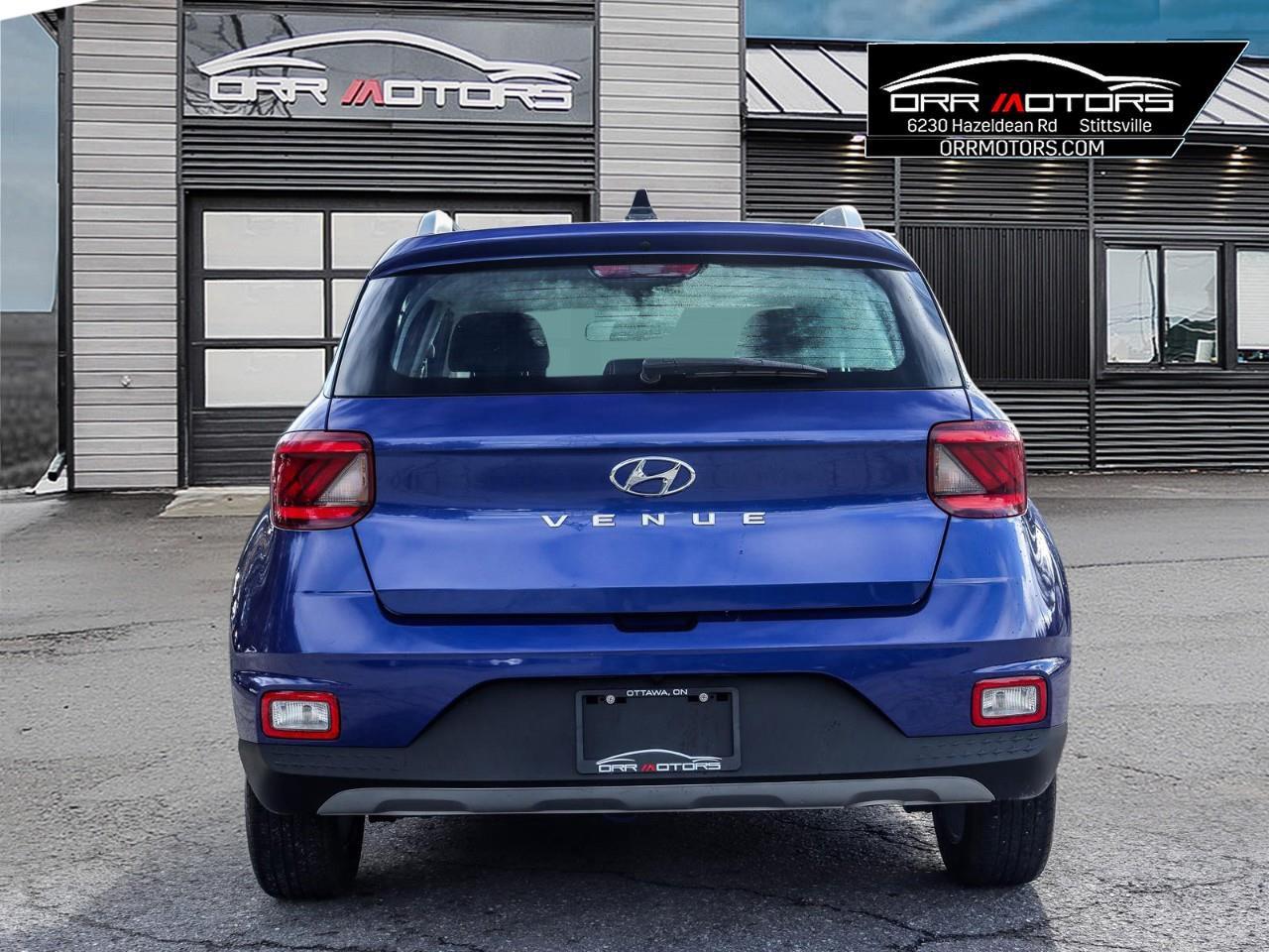 2022 Hyundai Venue Preferred 4dr Front-Wheel Drive Photo3