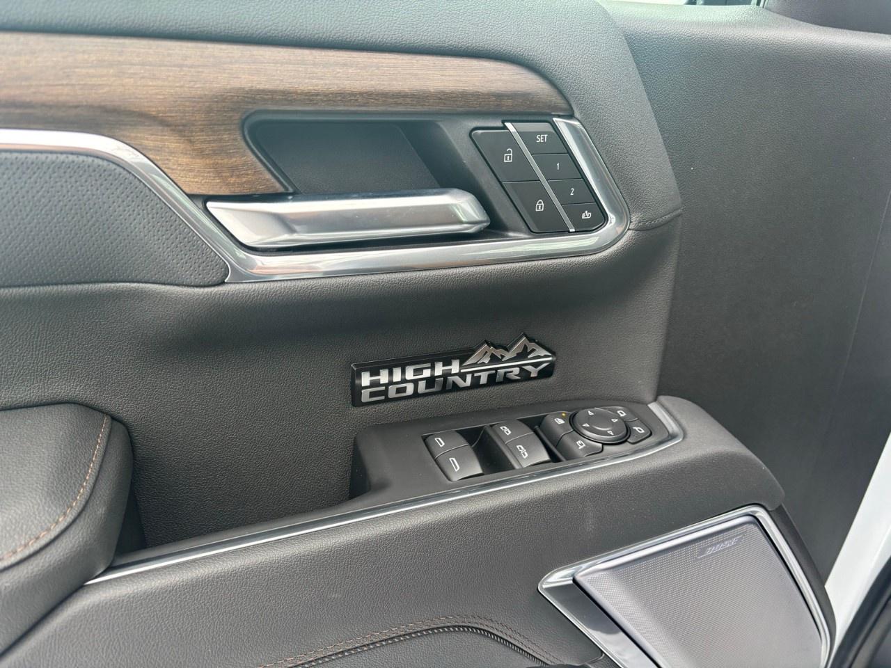 2026 Chevrolet Silverado 1500 Crew Cab Short Box 4-Wheel Drive High Country Photo2