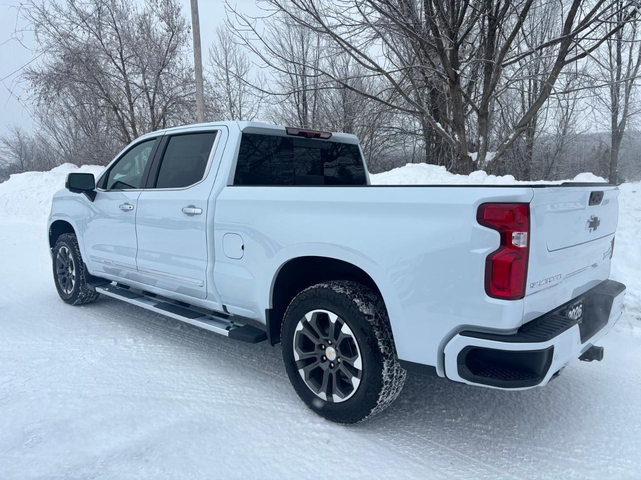 2026 Chevrolet Silverado 1500 Crew Cab Short Box 4-Wheel Drive High Country Photo