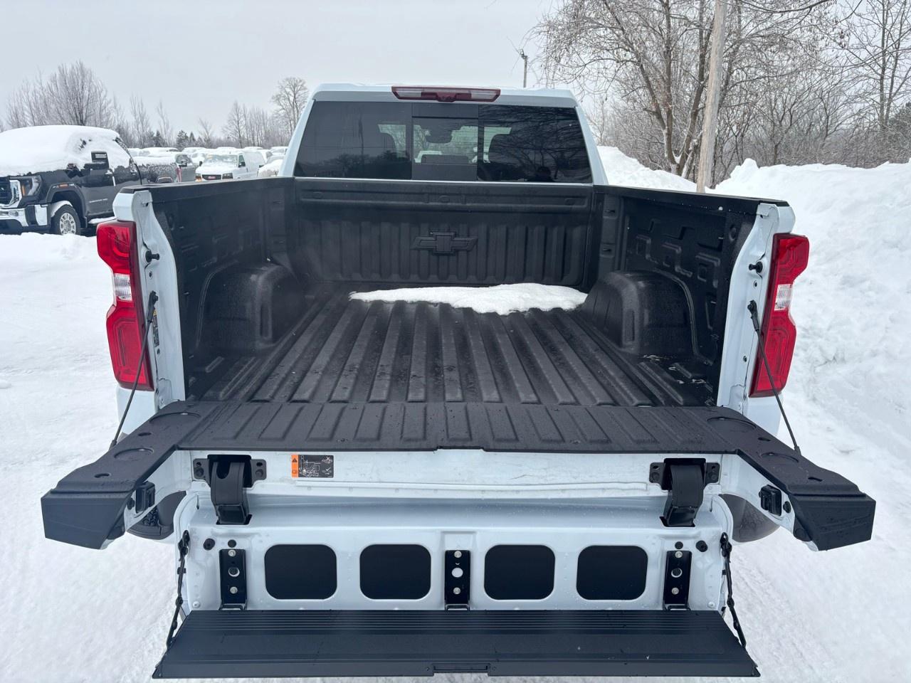 2026 Chevrolet Silverado 1500 Crew Cab Short Box 4-Wheel Drive High Country Photo