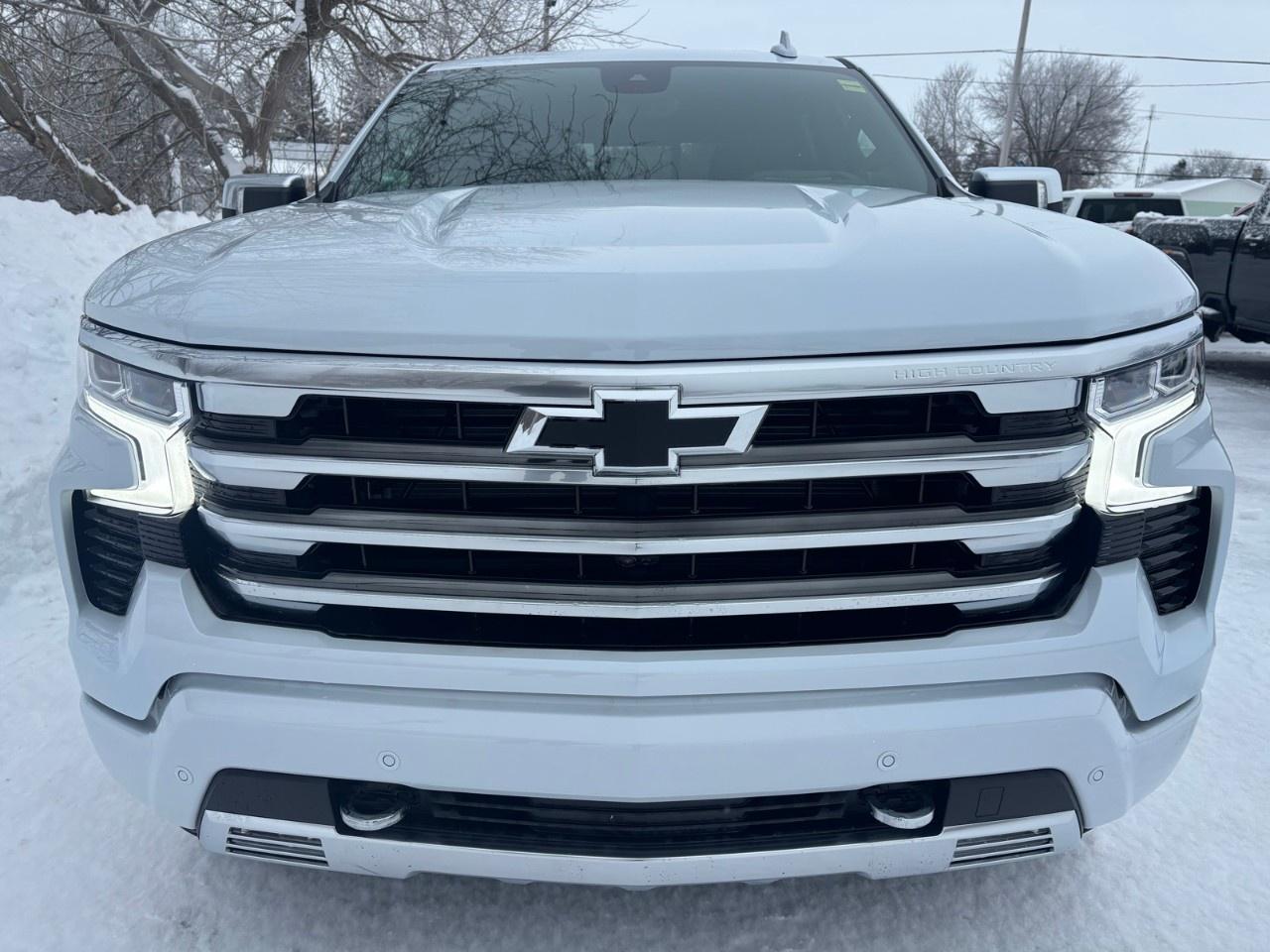 2026 Chevrolet Silverado 1500 Crew Cab Short Box 4-Wheel Drive High Country Photo