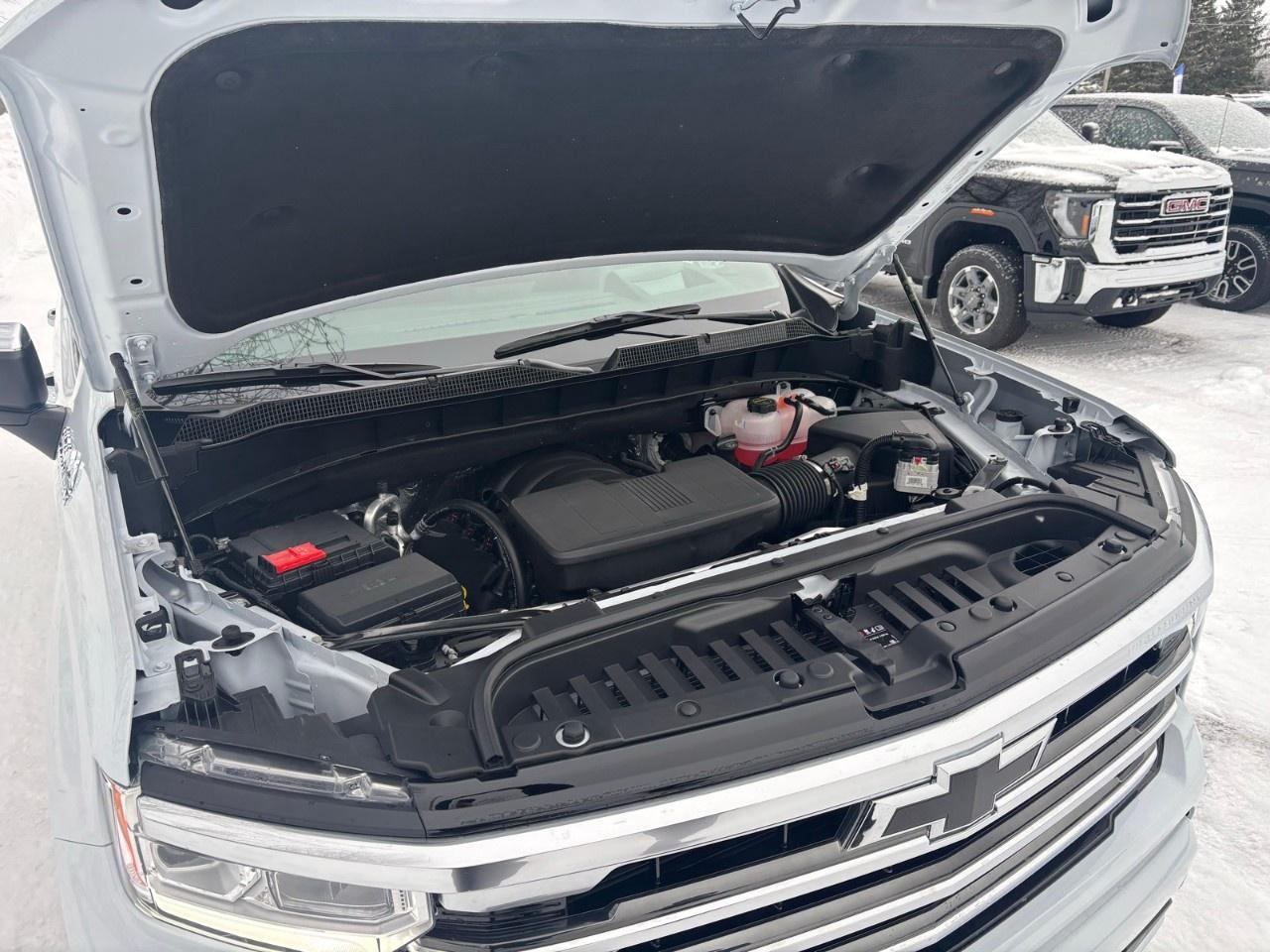 2026 Chevrolet Silverado 1500 Crew Cab Short Box 4-Wheel Drive High Country Photo