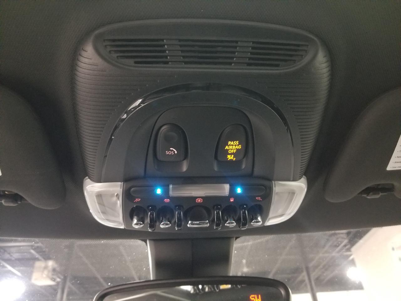 2022 MINI SE 3 Door Cooper Front-Wheel Drive Hatchback Photo