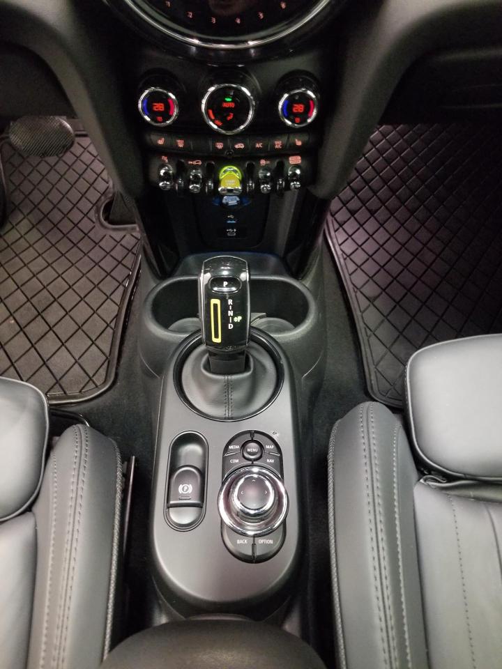 2022 MINI SE 3 Door Cooper Front-Wheel Drive Hatchback Photo