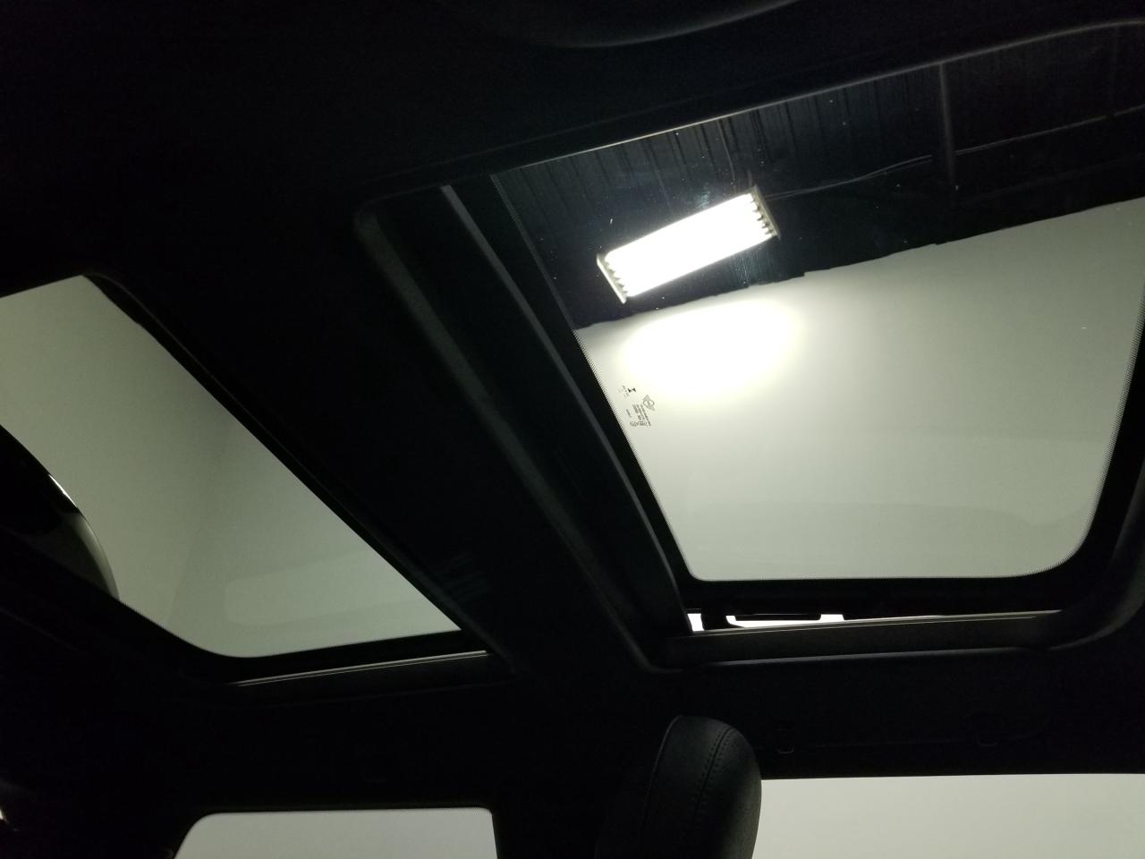 2022 MINI SE 3 Door Cooper Front-Wheel Drive Hatchback Photo