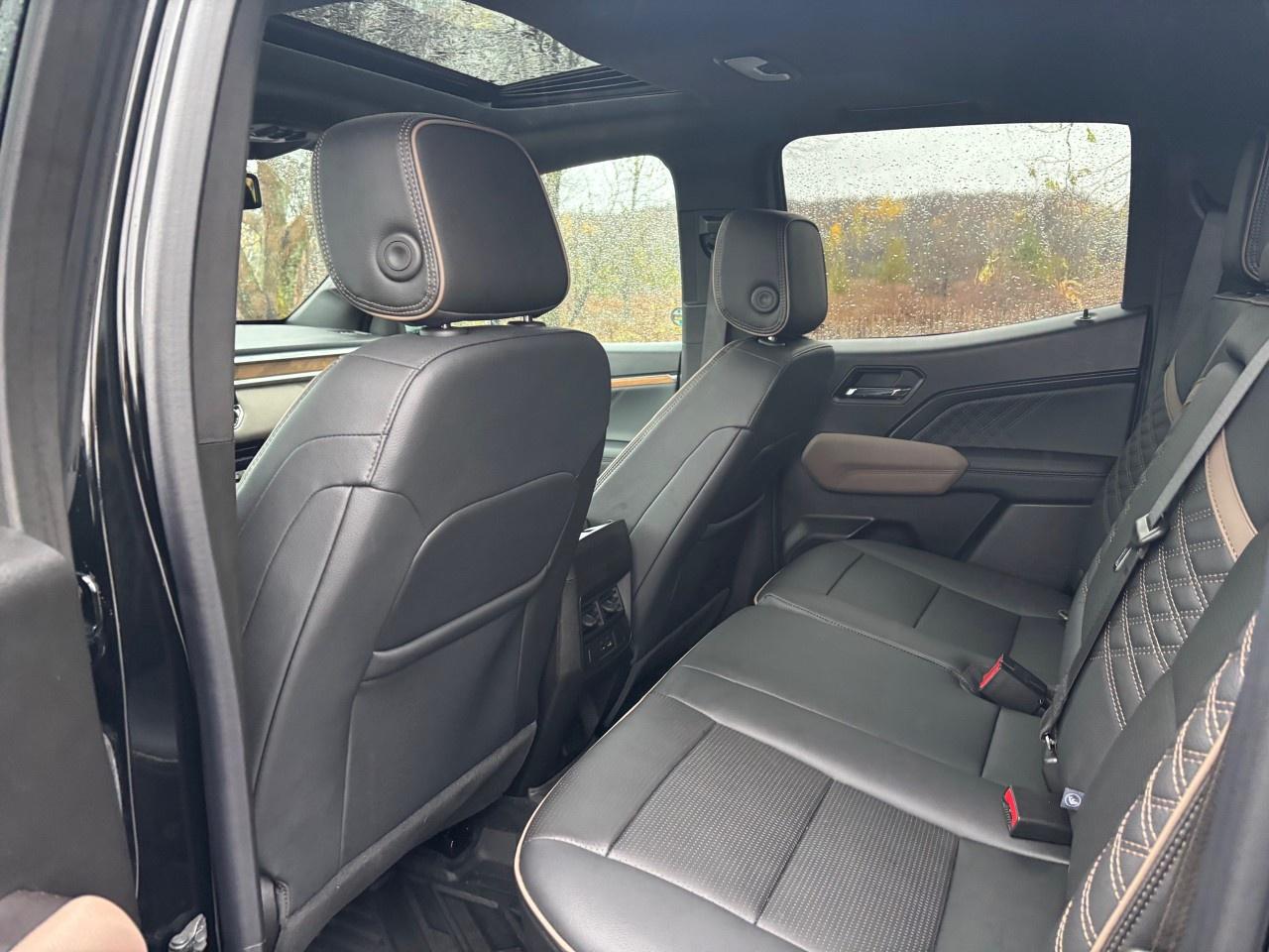 2023 GMC Canyon Crew Cab Short Box 4-Wheel Drive Denali Photo