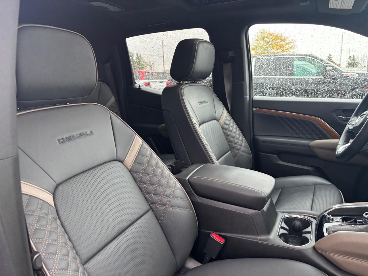 2023 GMC Canyon Crew Cab Short Box 4-Wheel Drive Denali Photo